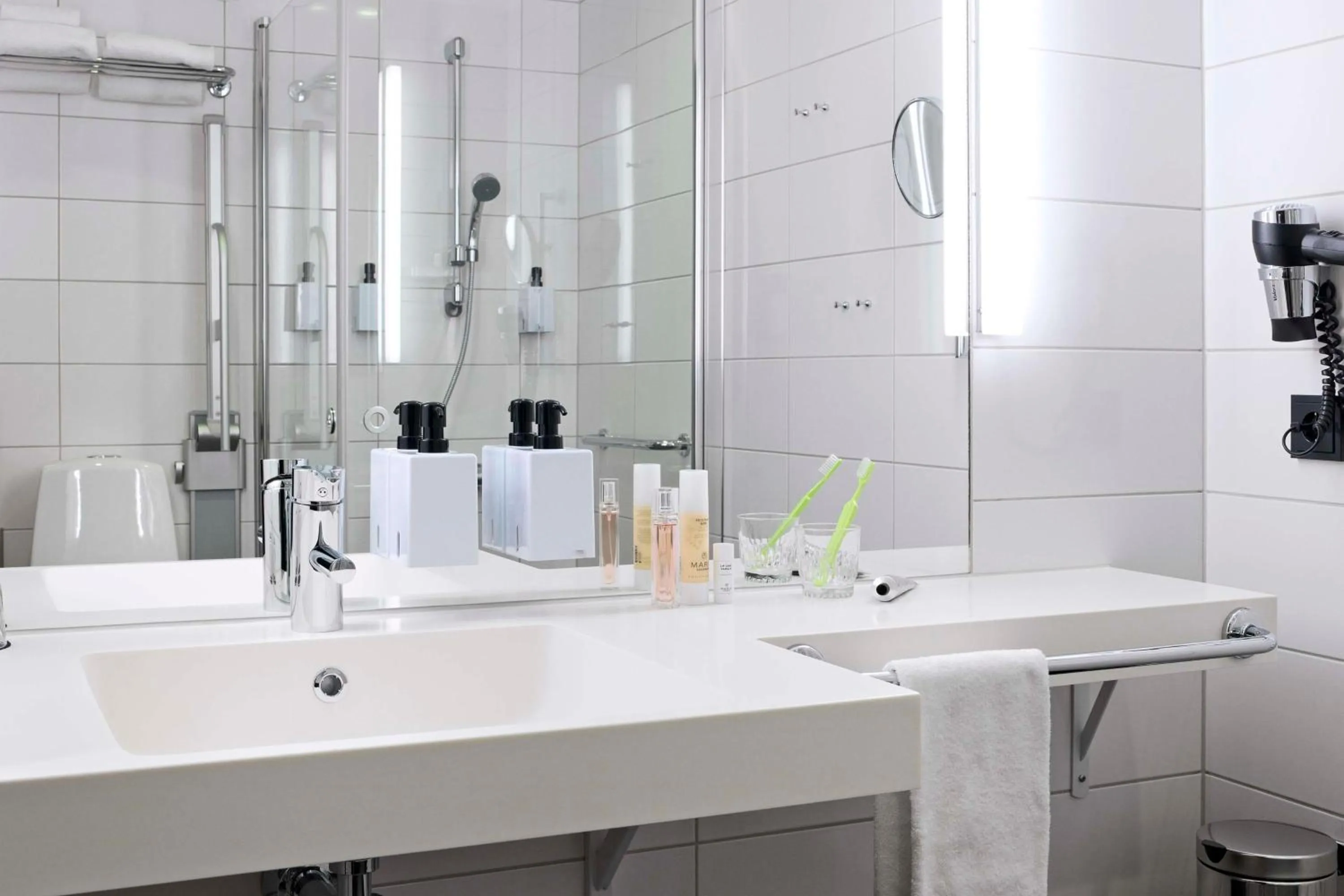 Bathroom in Scandic Continental