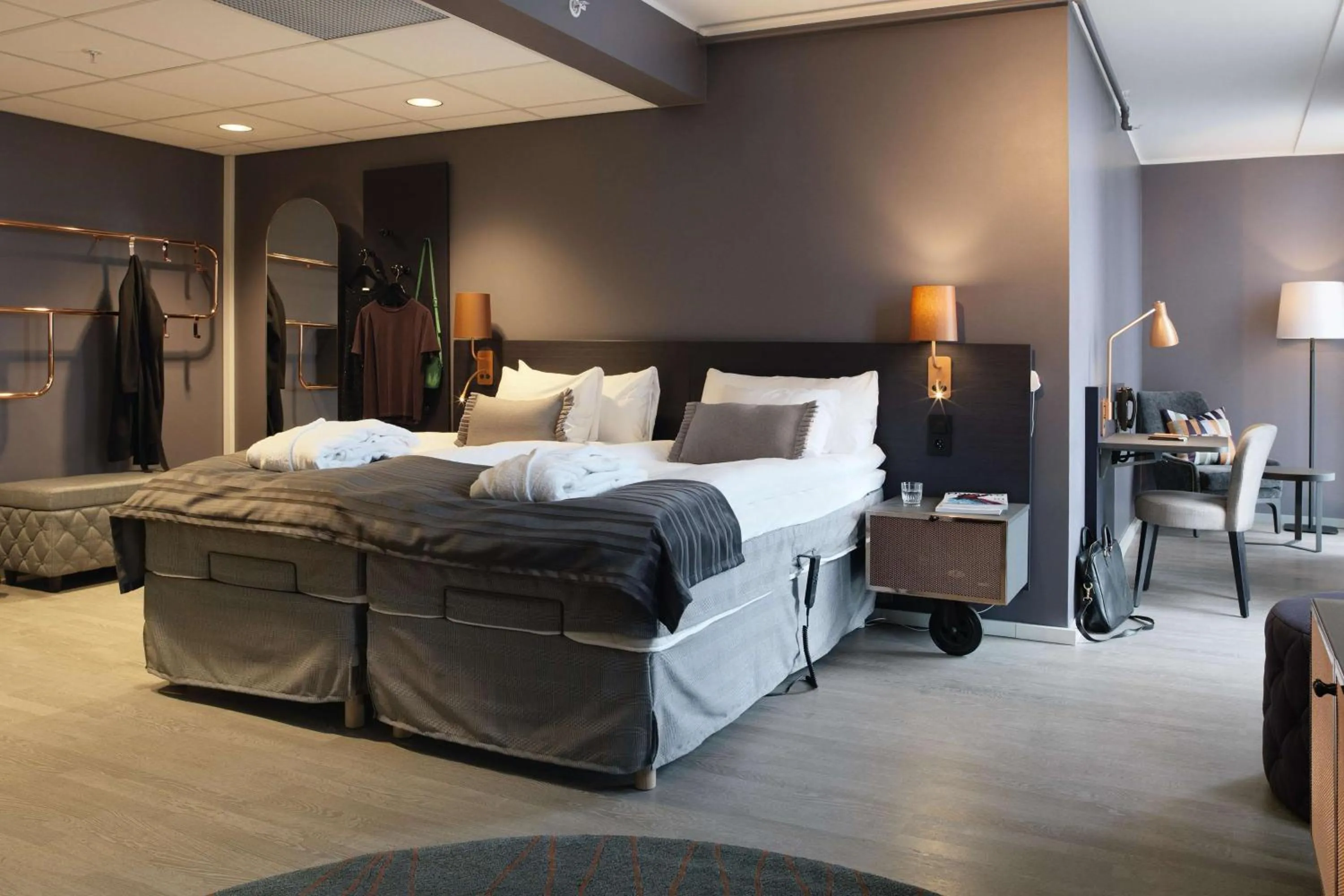 Bedroom, Bed in Scandic Continental