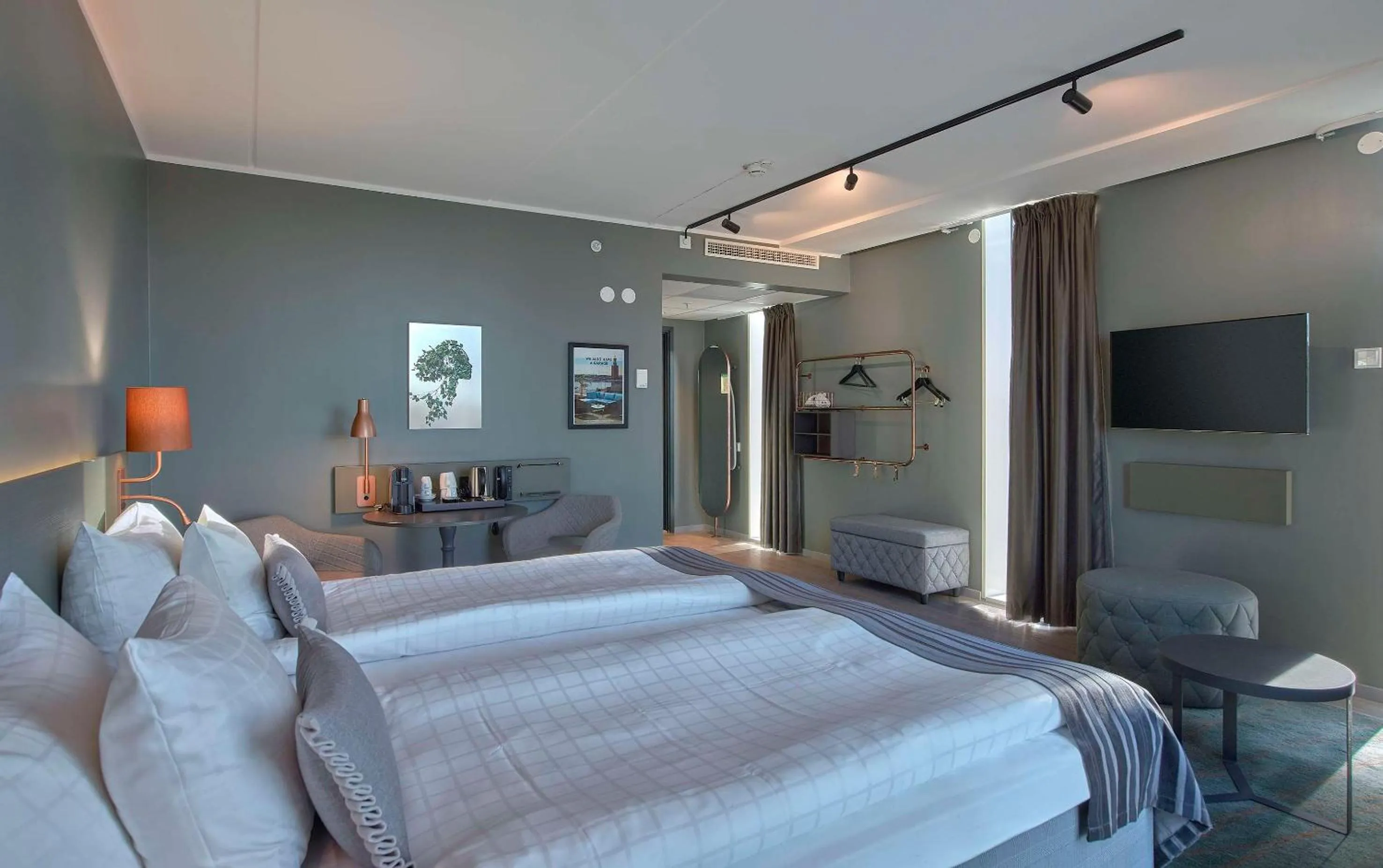 Bedroom, Bed in Scandic Continental