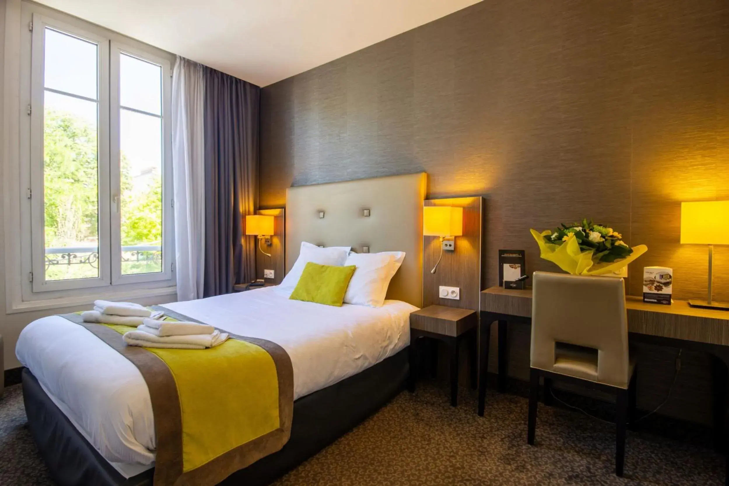 Superior Double Room in Hotel de la Gare Troyes Centre Superior Double Room in Hotel de la Gare Troyes Centre