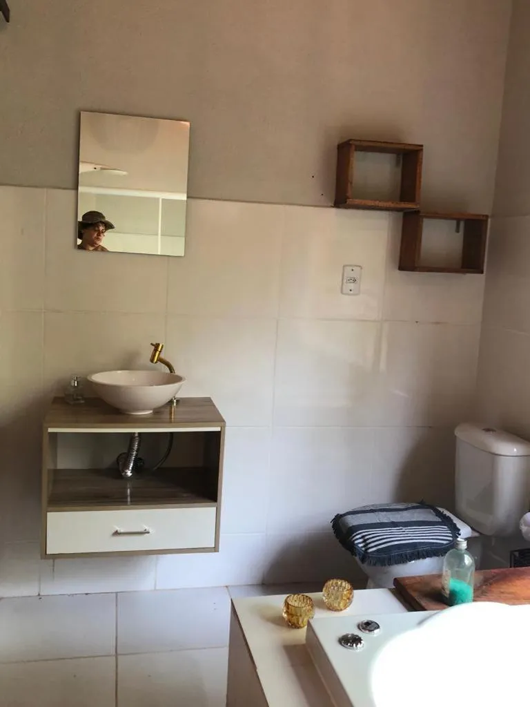 Toilet in Pousada Chalés da Lua