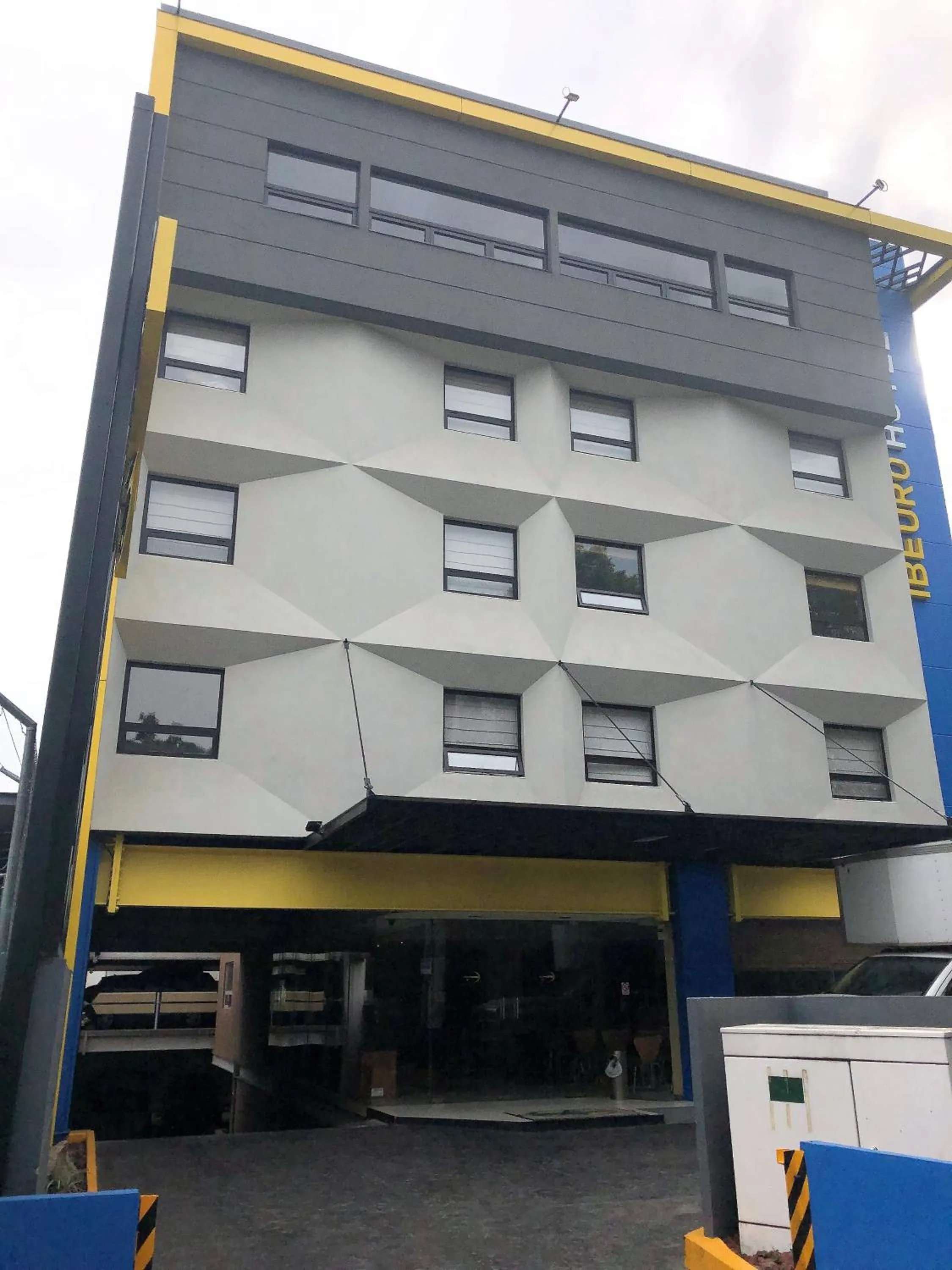 Facade/entrance in Ibeurohotel Guadalajara Expo