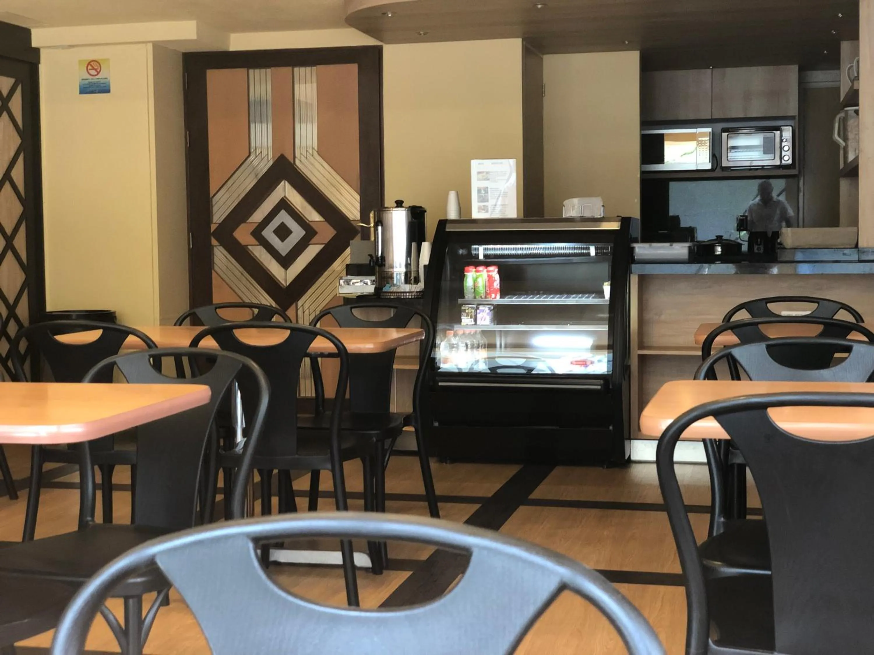 Restaurant/places to eat in Ibeurohotel Guadalajara Expo