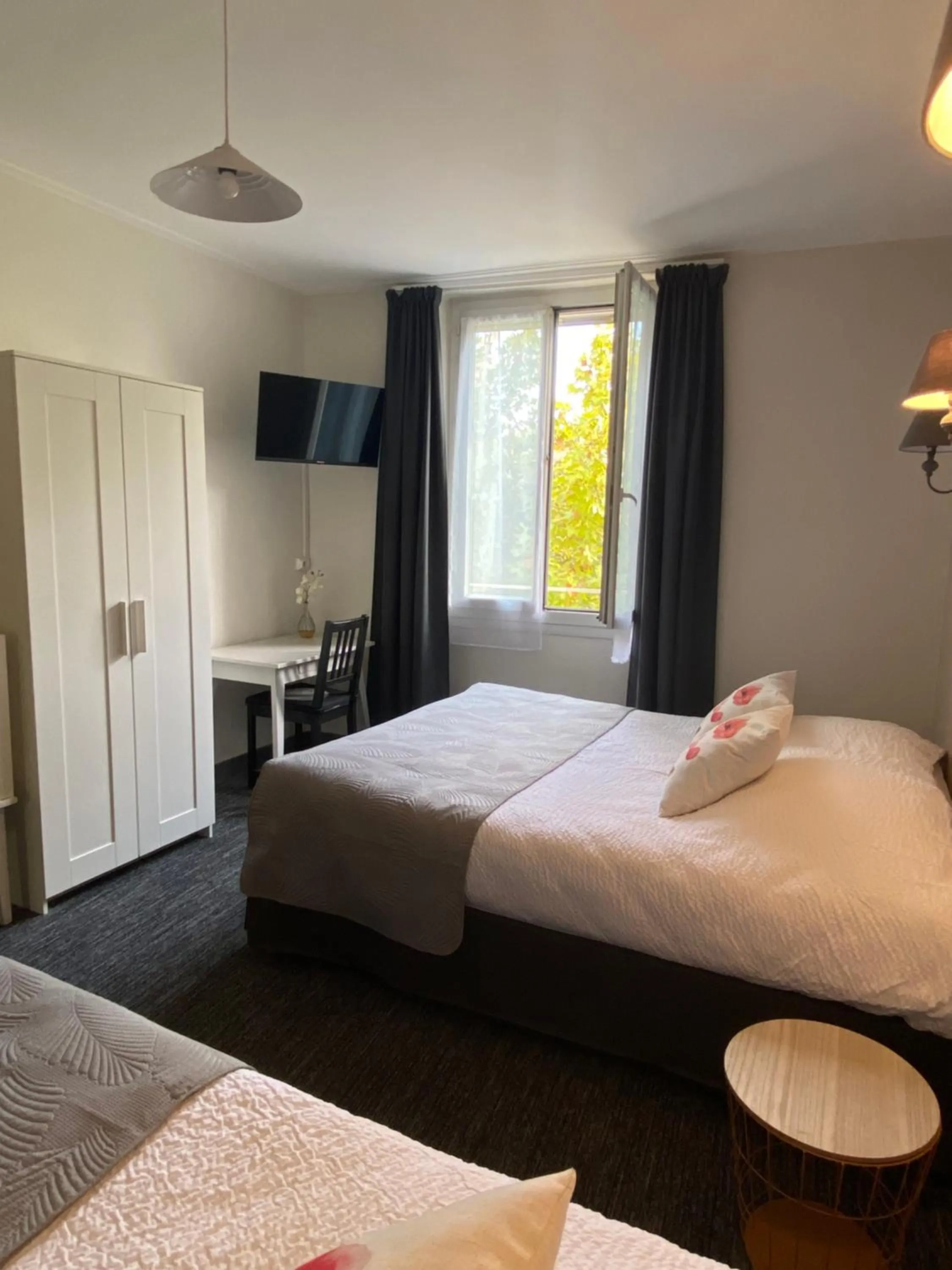 Bed in Grand Hôtel De La Poste