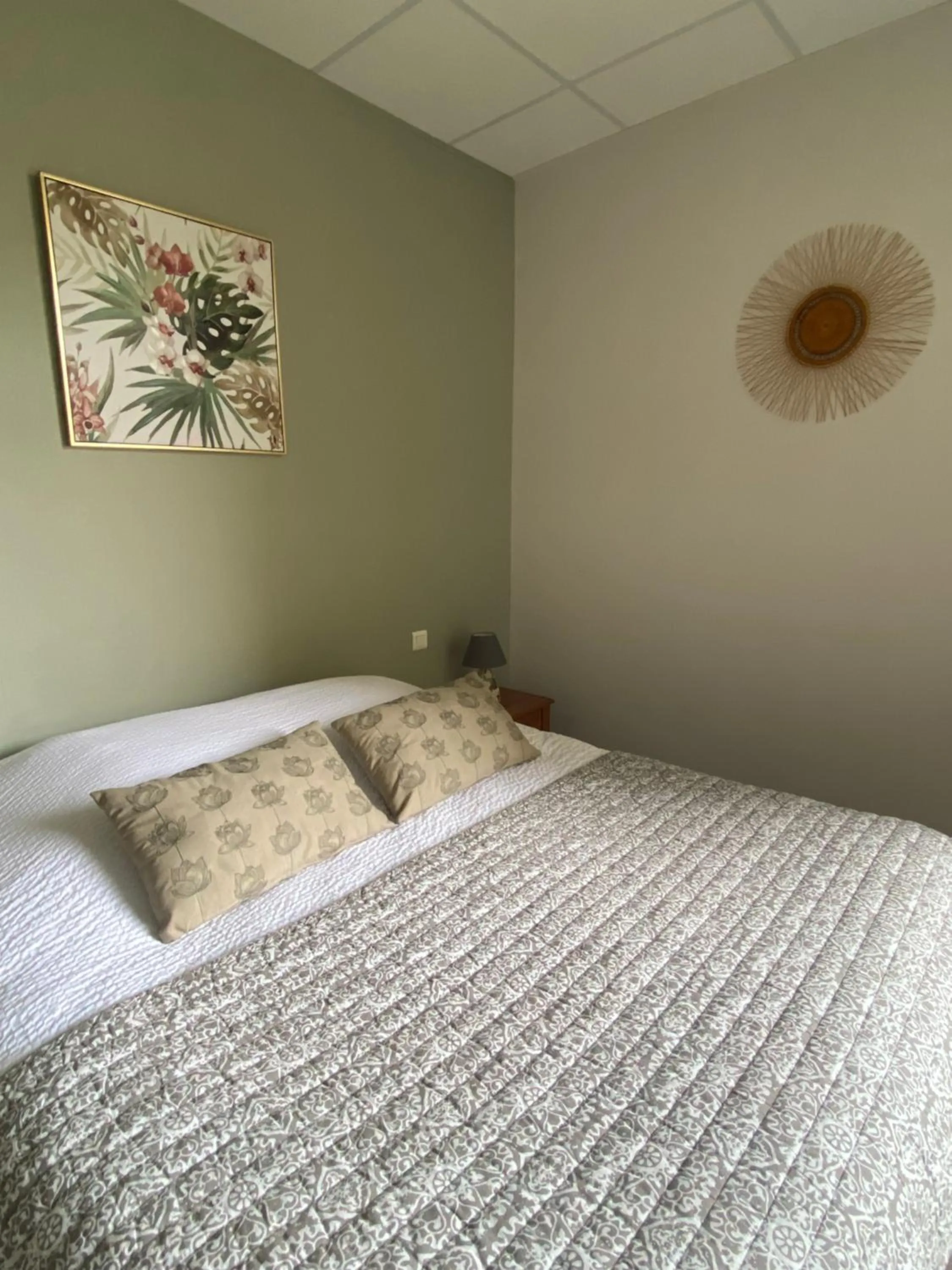 Bed in Grand Hôtel De La Poste