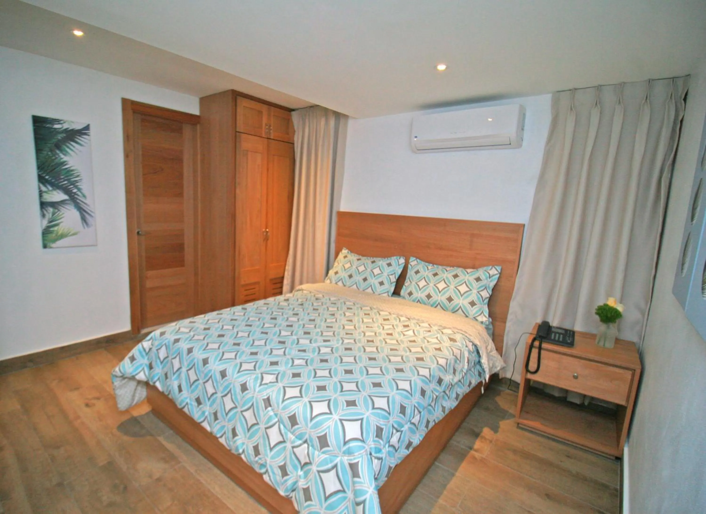 Decorative detail, Bed in Palmetto Hotel