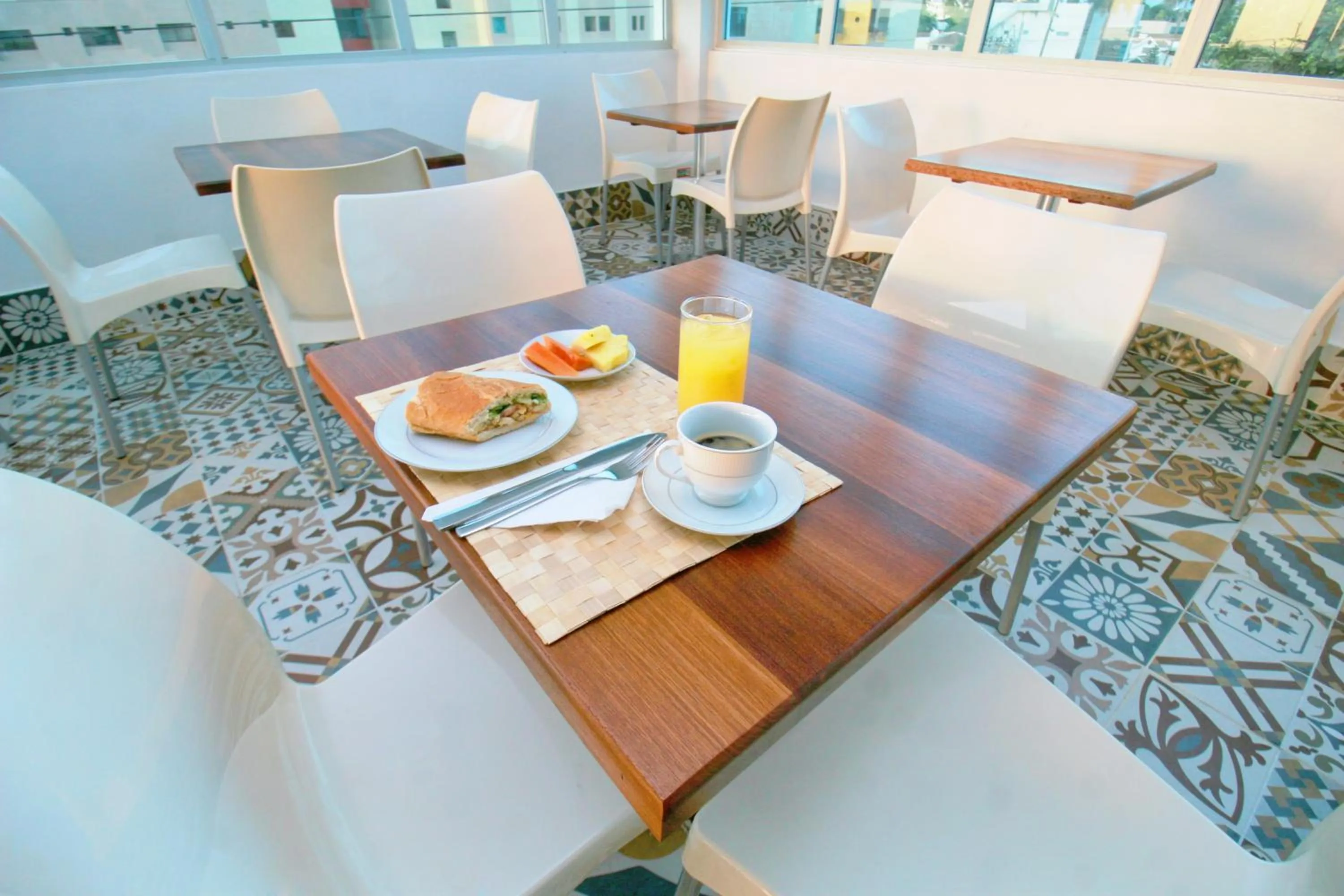 Breakfast in Palmetto Hotel