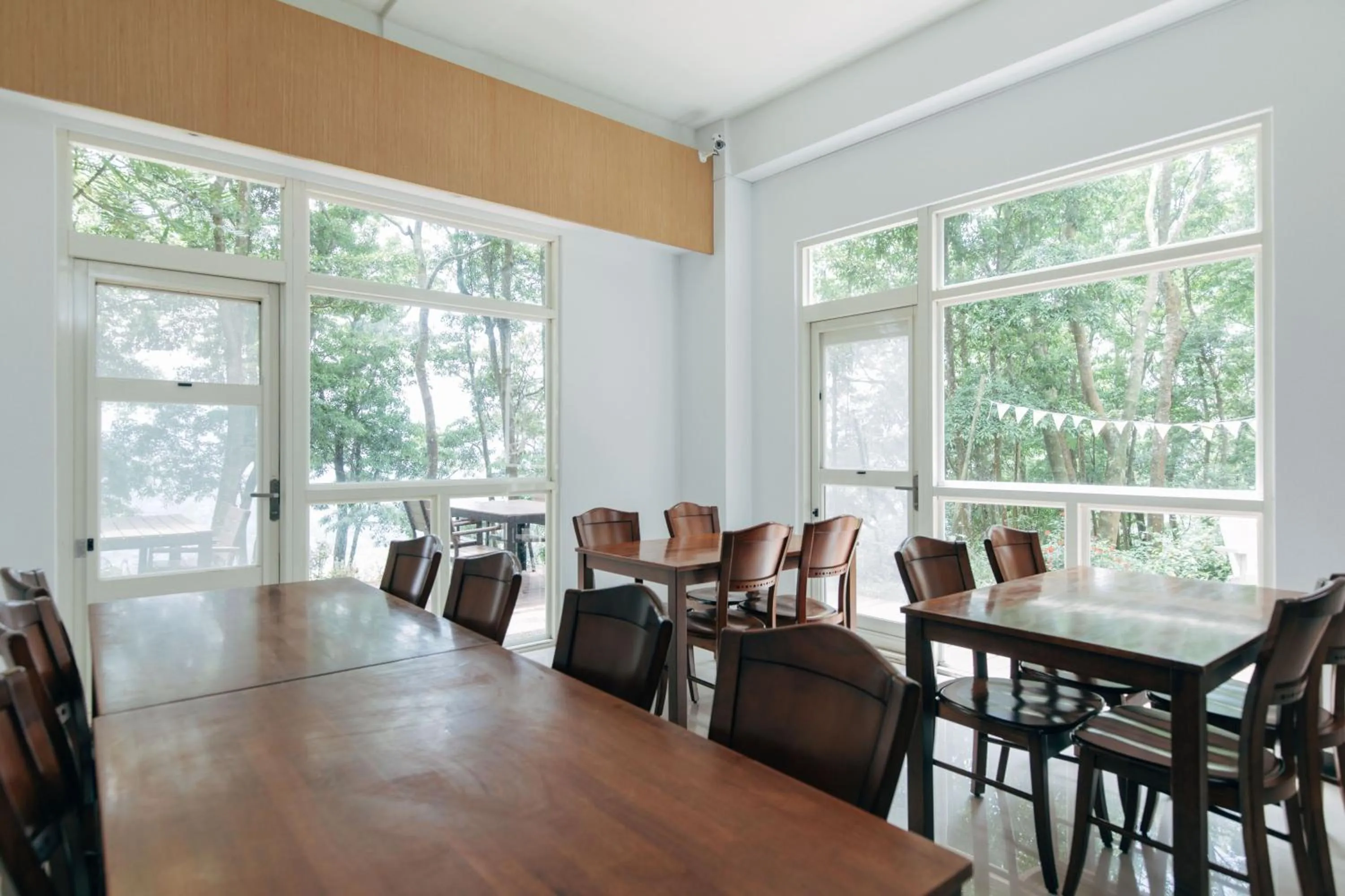 Restaurant/places to eat in Green Wave Sanyi BY REINDEER