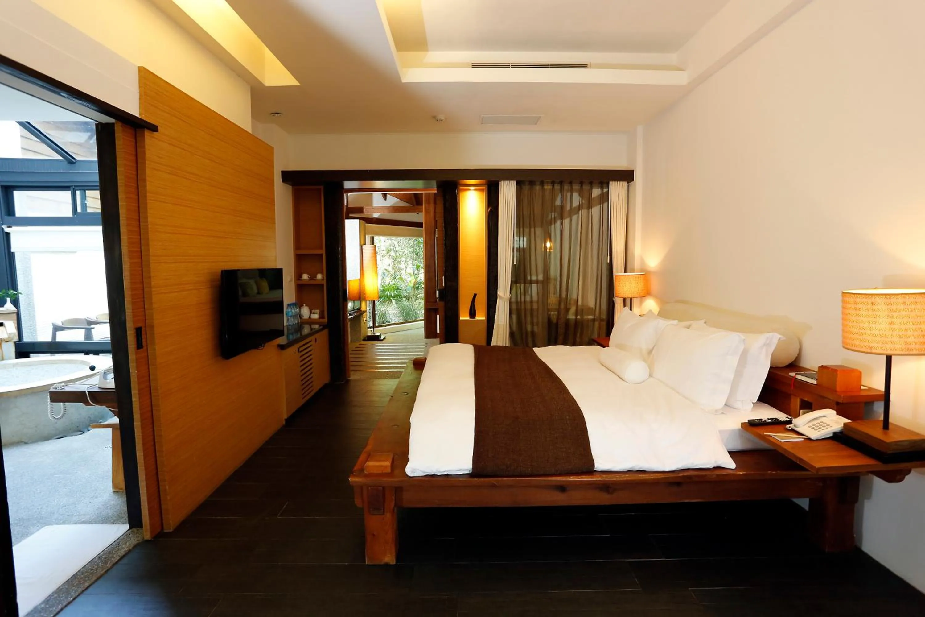 Photo of the whole room, Bed in Mudanwan Villa