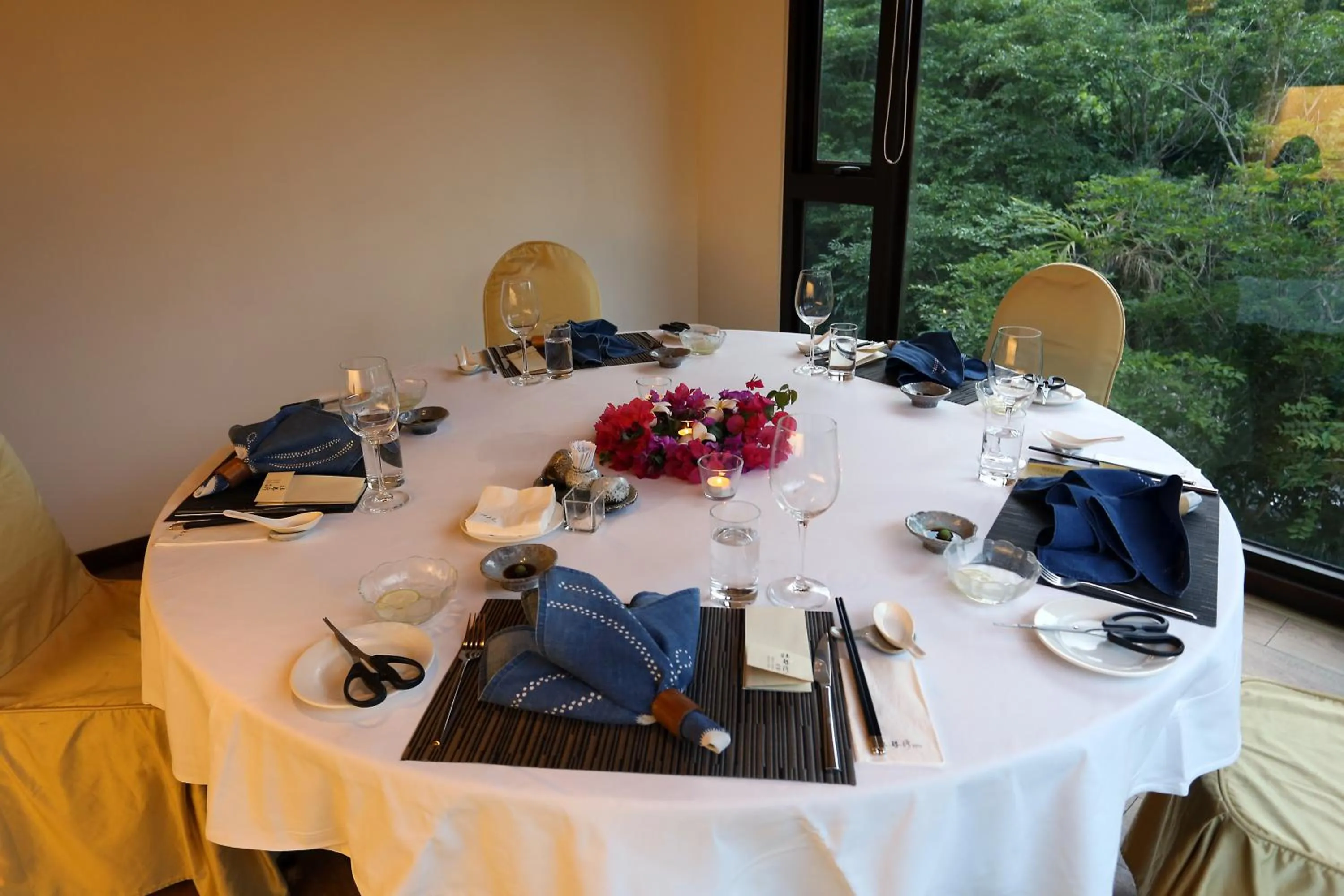 Restaurant/places to eat in Mudanwan Villa