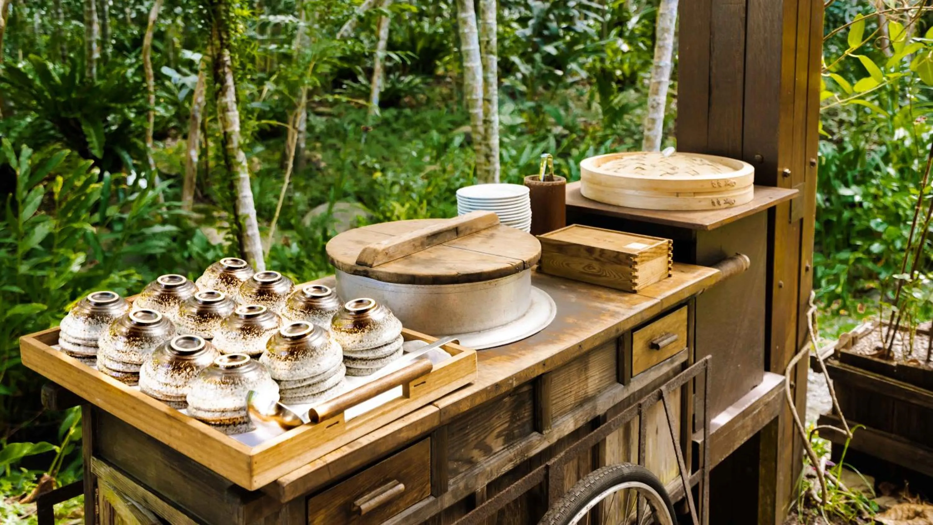 Food and drinks in Mudanwan Villa