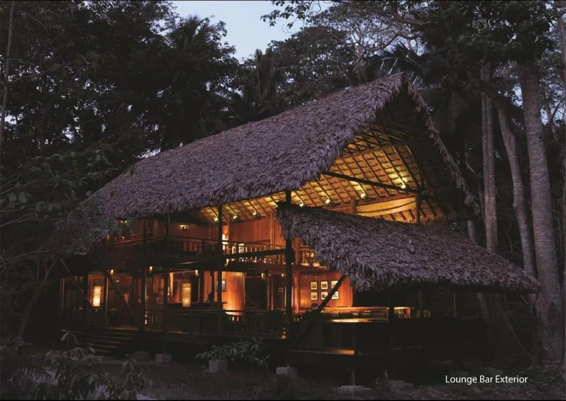 Lounge or bar in The Barefoot At Havelock