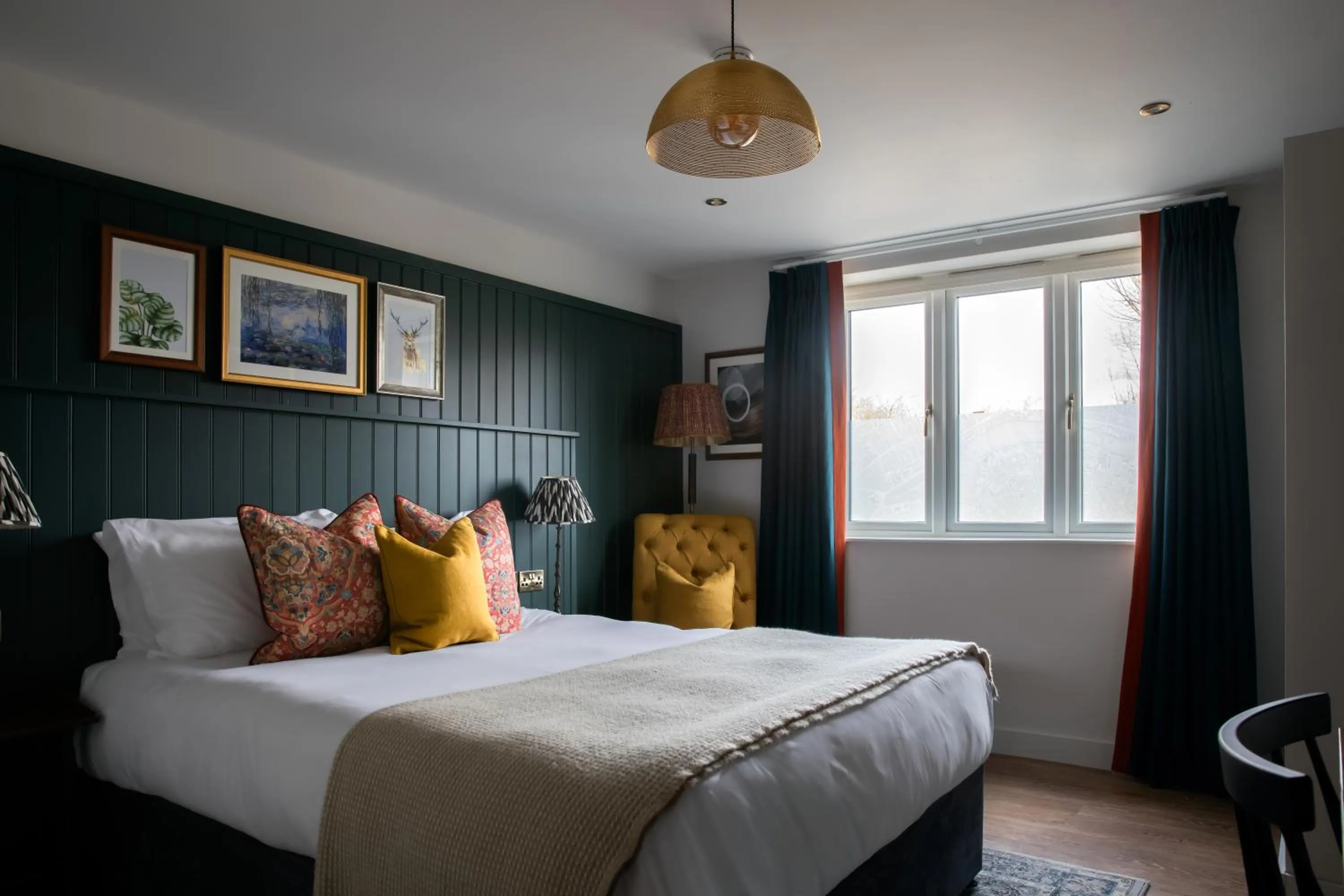 Bedroom, Bed in The Bridge Hotel