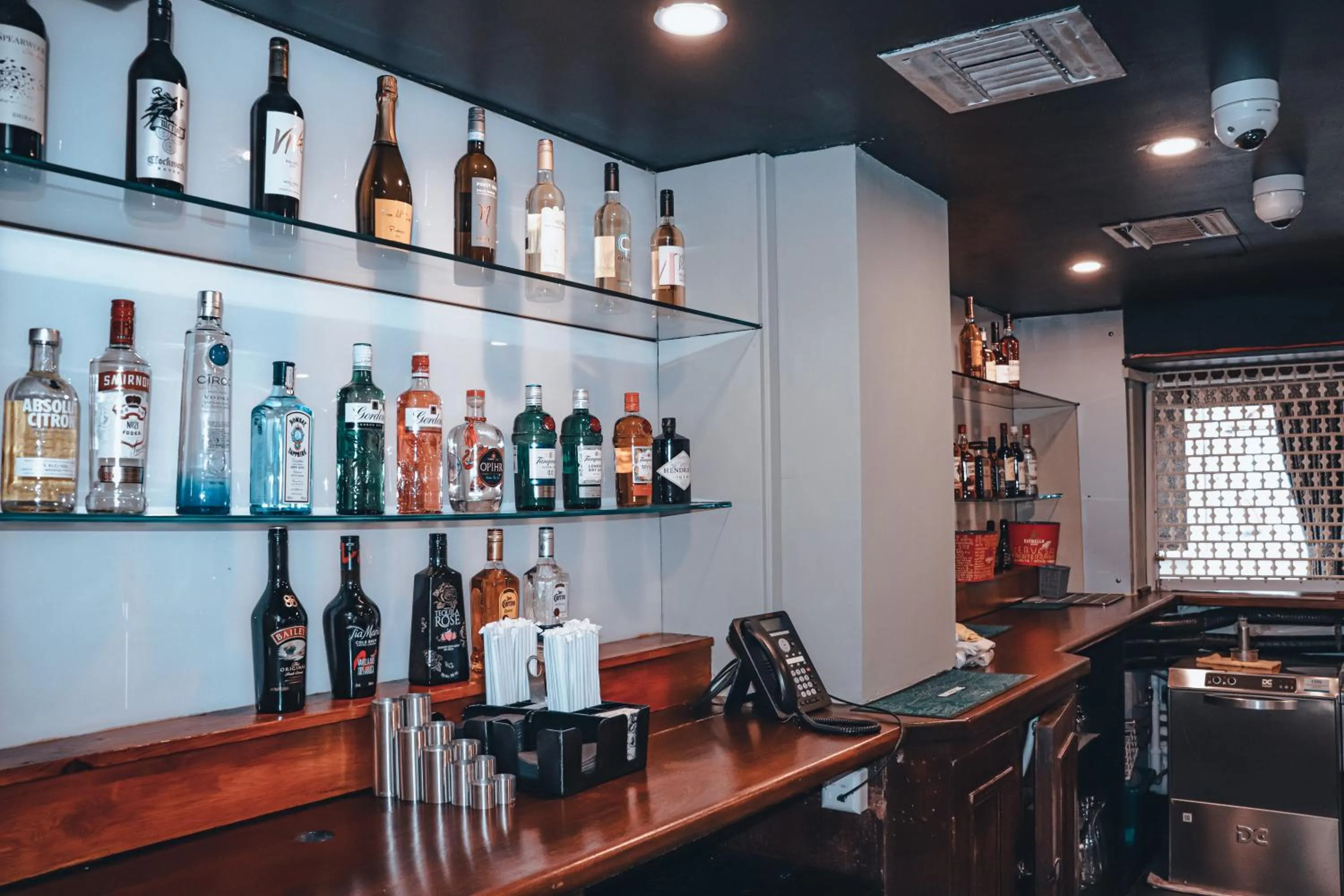 Lounge or bar in Thames Riviera Hotel, Sure Hotel Collection by Best Western