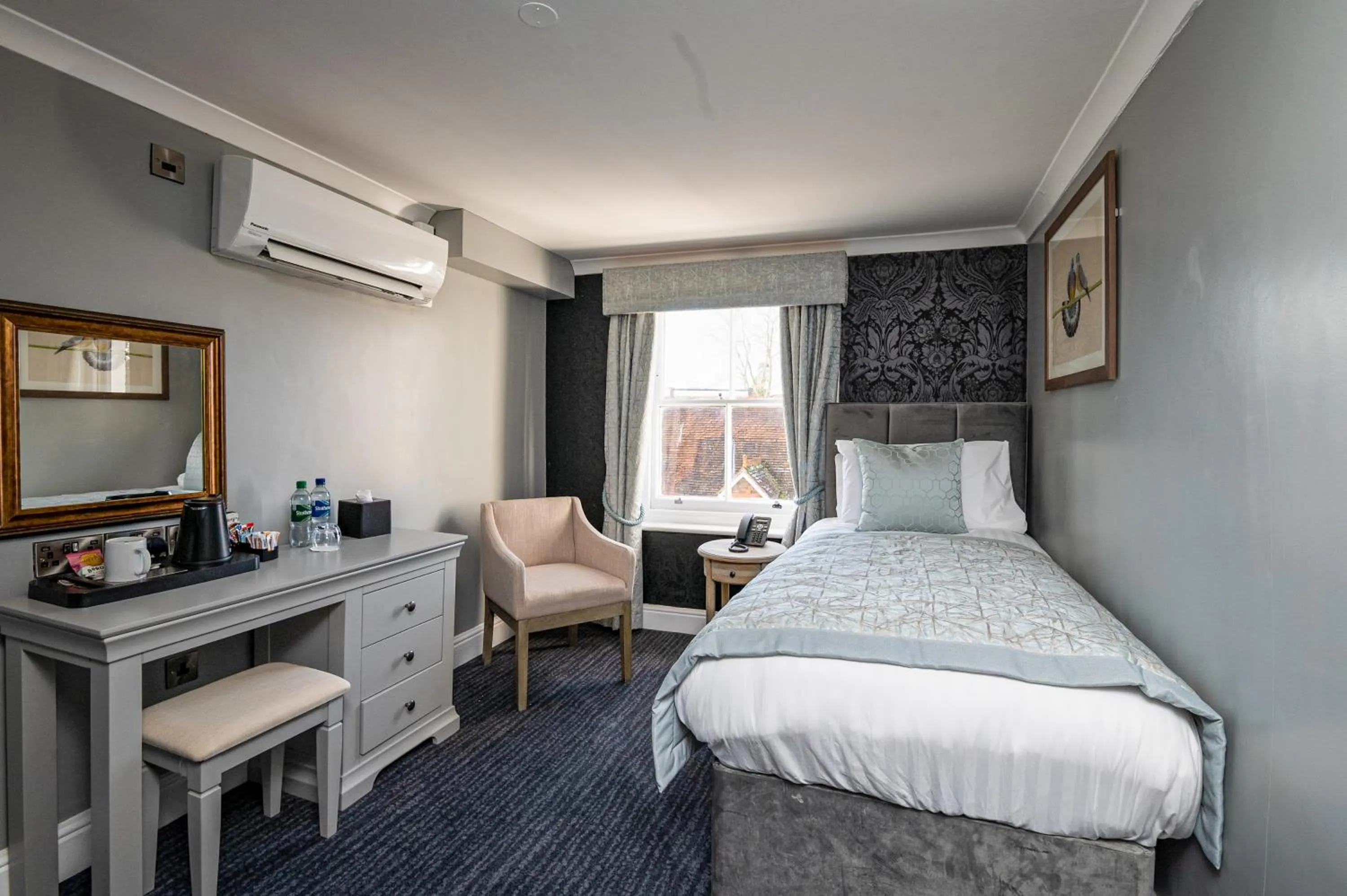 Bedroom, Bed in Thames Riviera Hotel, Sure Hotel Collection by Best Western