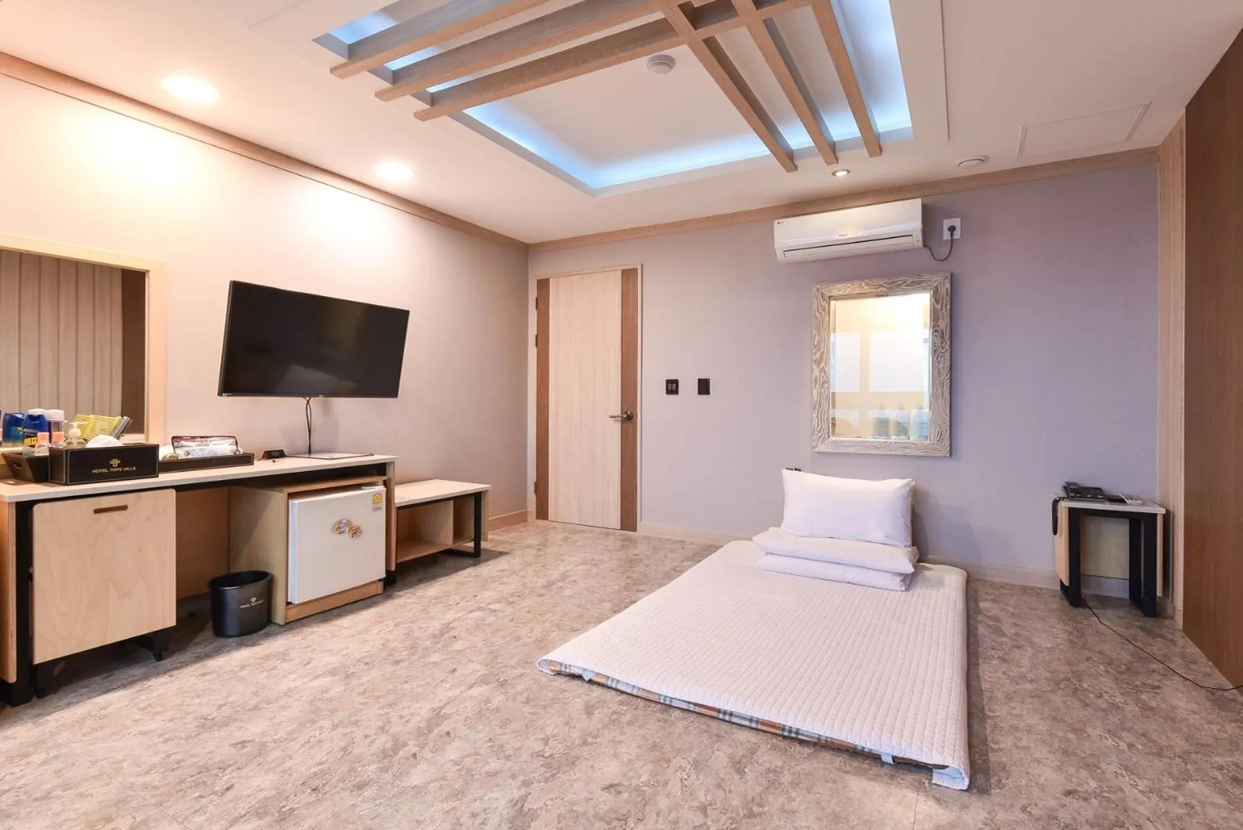 Bed in Hotel TopsVille