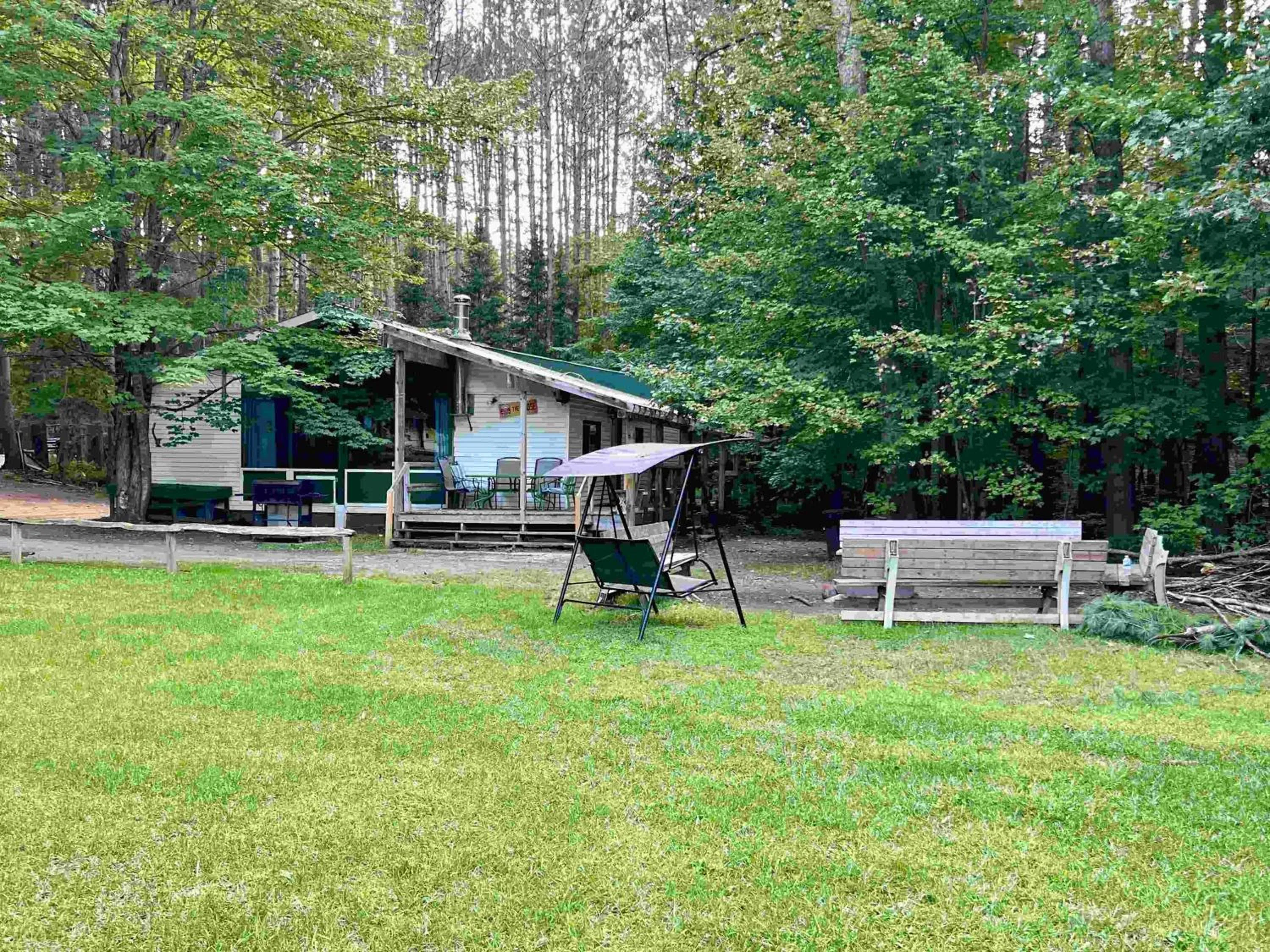 High Falls Bay Cottages, Camping & Waterpark