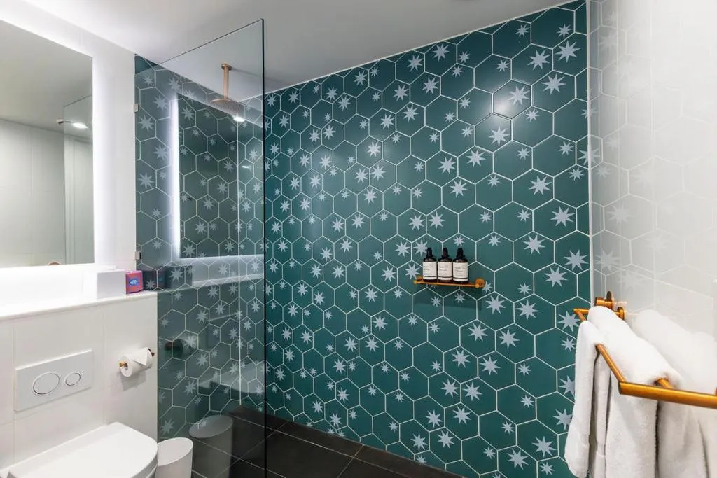 Shower in Citadines Connect Sydney Airport