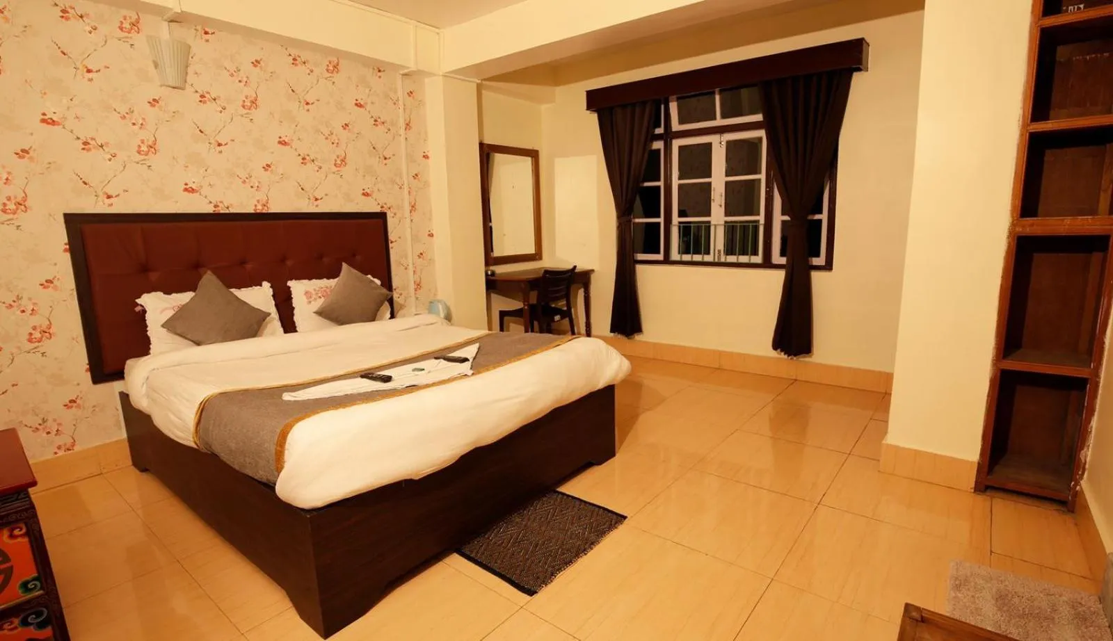 Bedroom, Bed in The Griffon's Nest