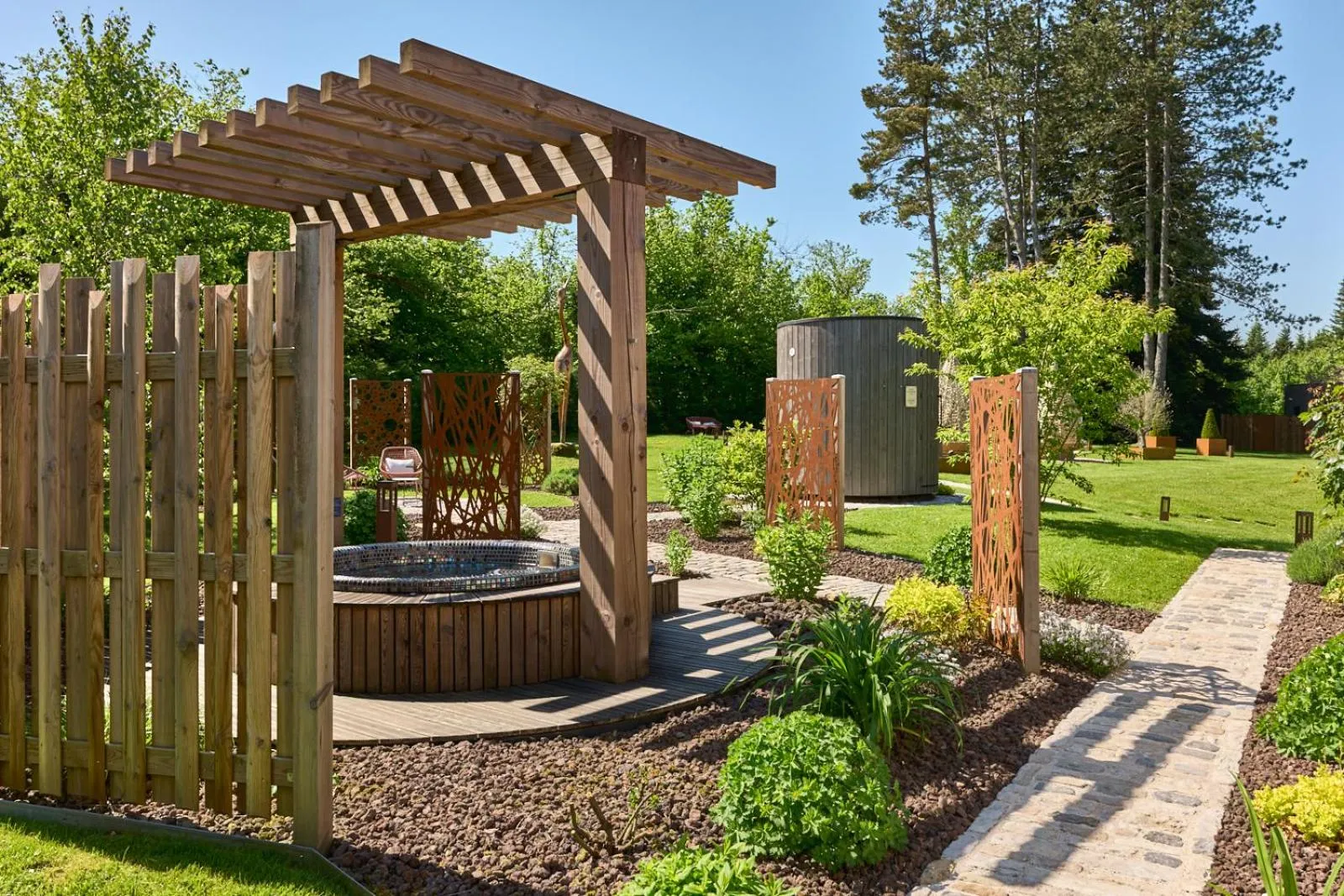 Hot Tub in Maison Zugno Hôtel & Spa