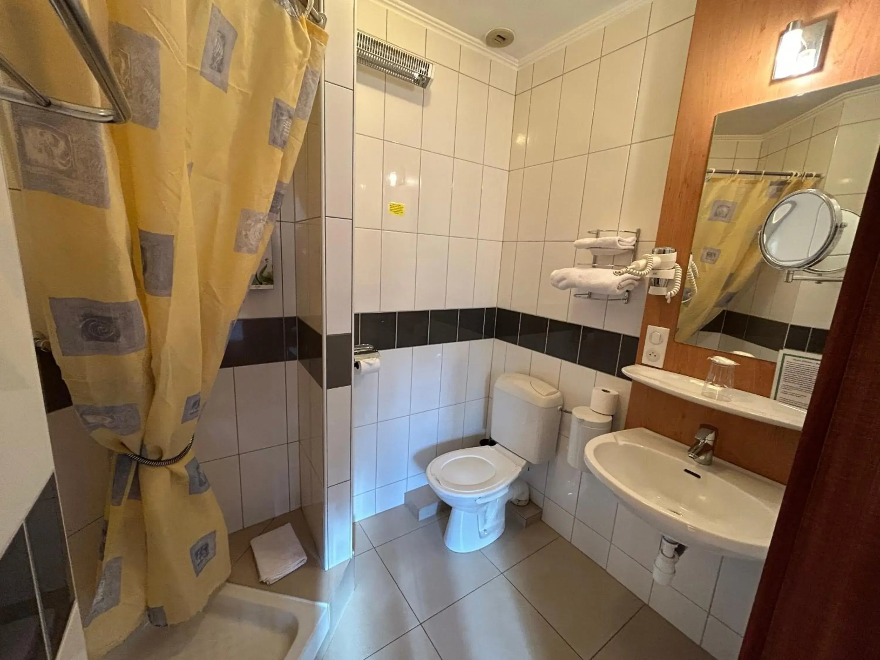 Budget Single Room - single occupancy in Auberge Des Mésanges Budget Single Room - single occupancy in Auberge Des Mésanges