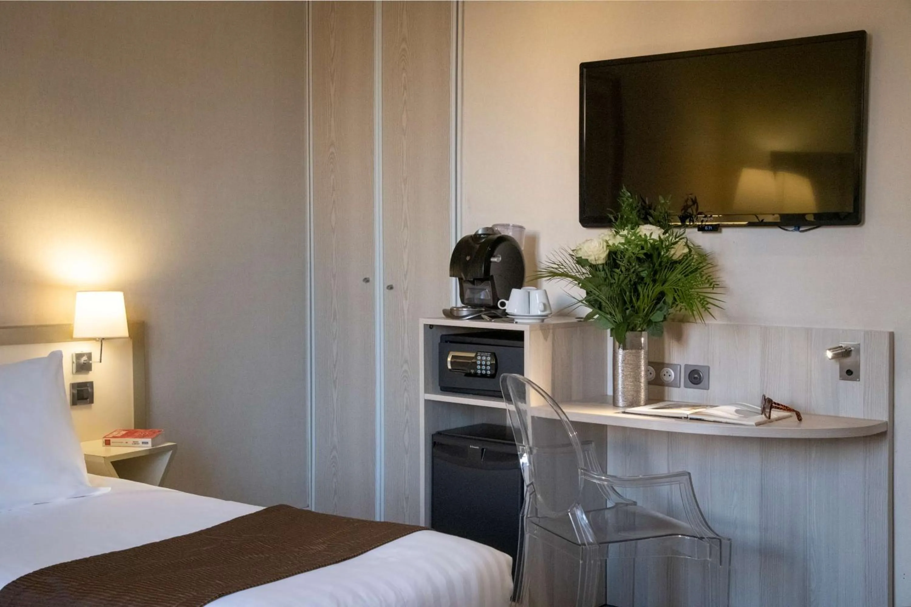 Superior Room with Two Single Beds and Sofa Bed - Non-Smoking in Best Western Alba