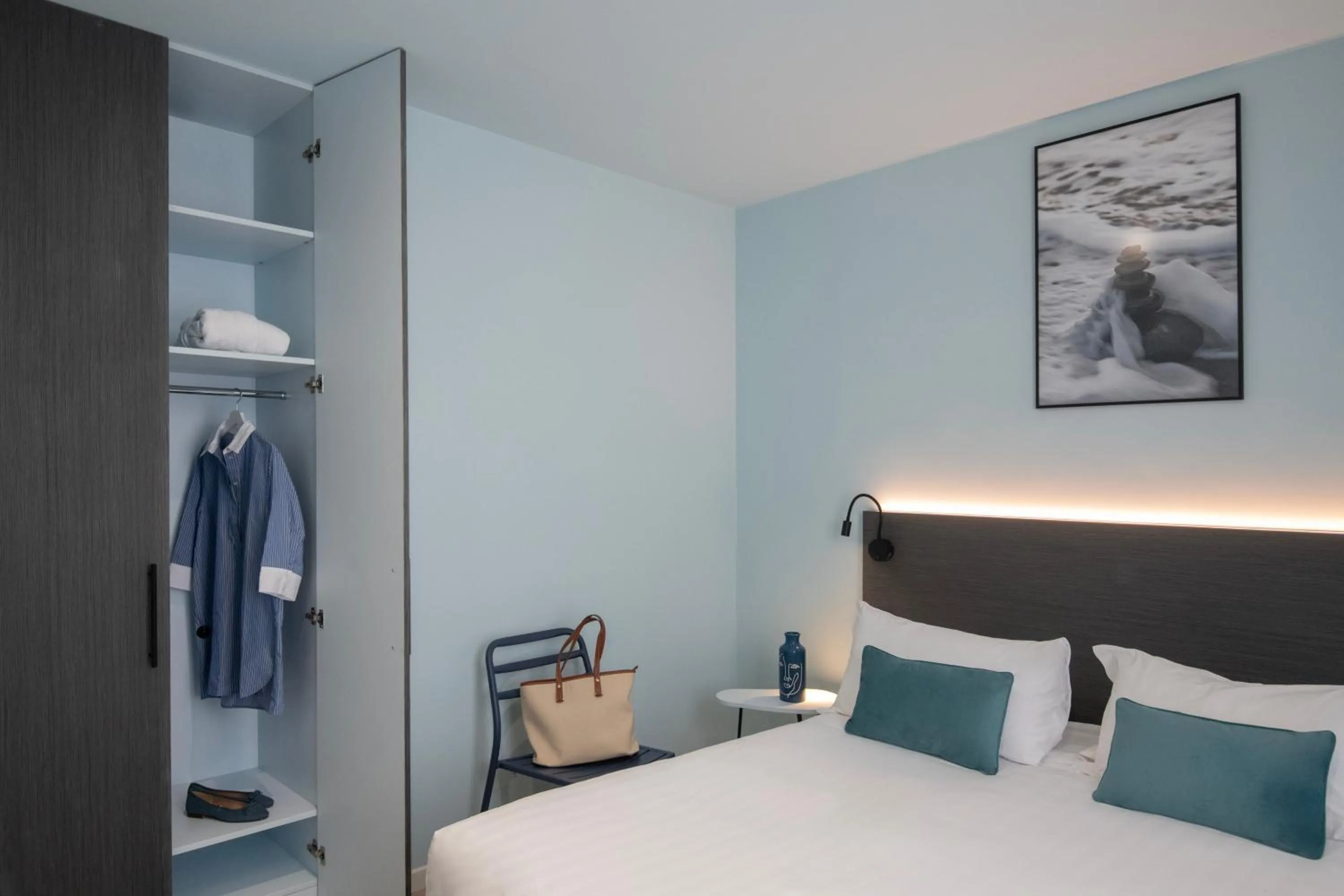 Decorative detail, Bed in Best Western Alba