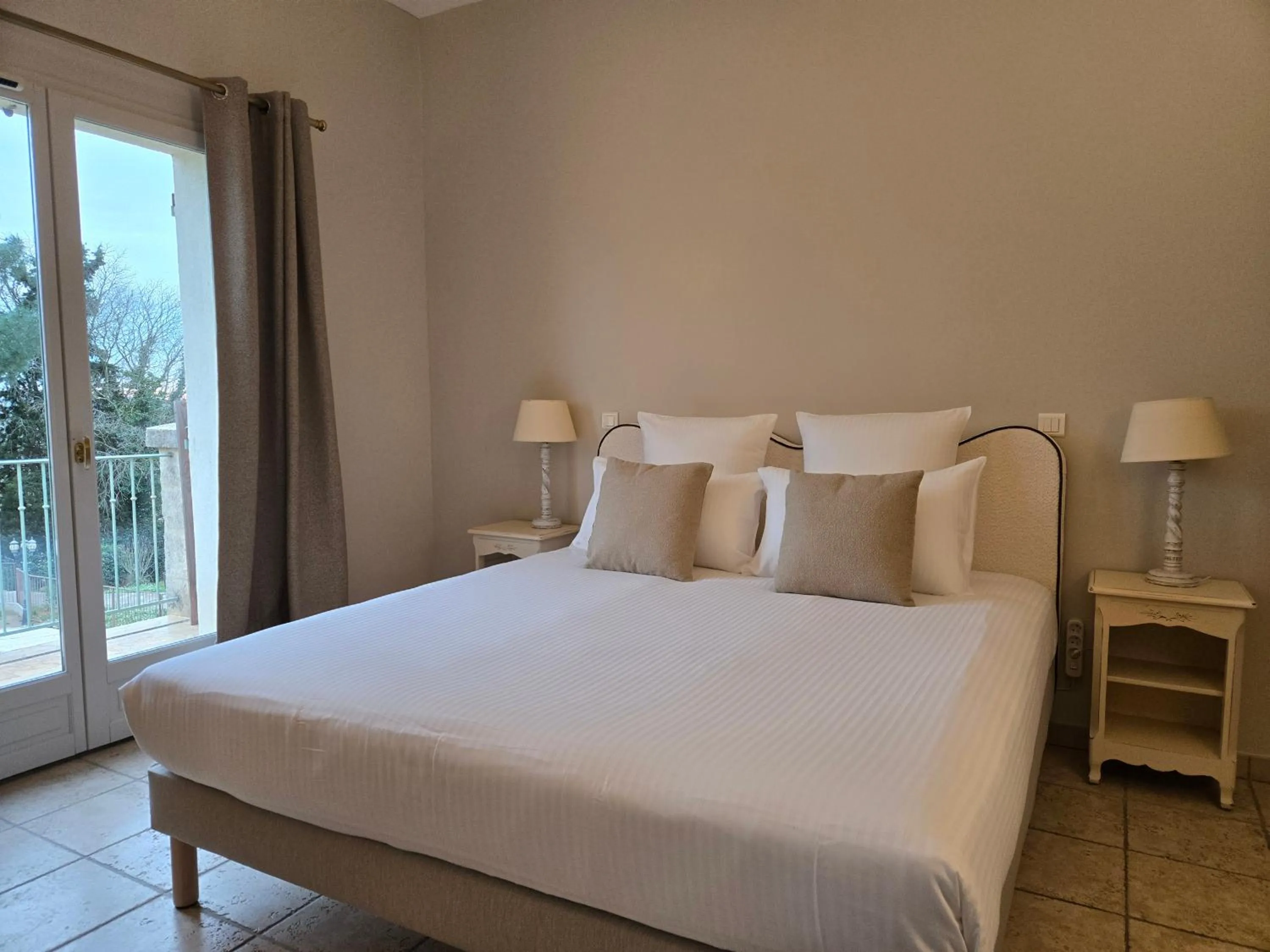 Bed in CÉRÈS - Boutique-Hôtel & Spa