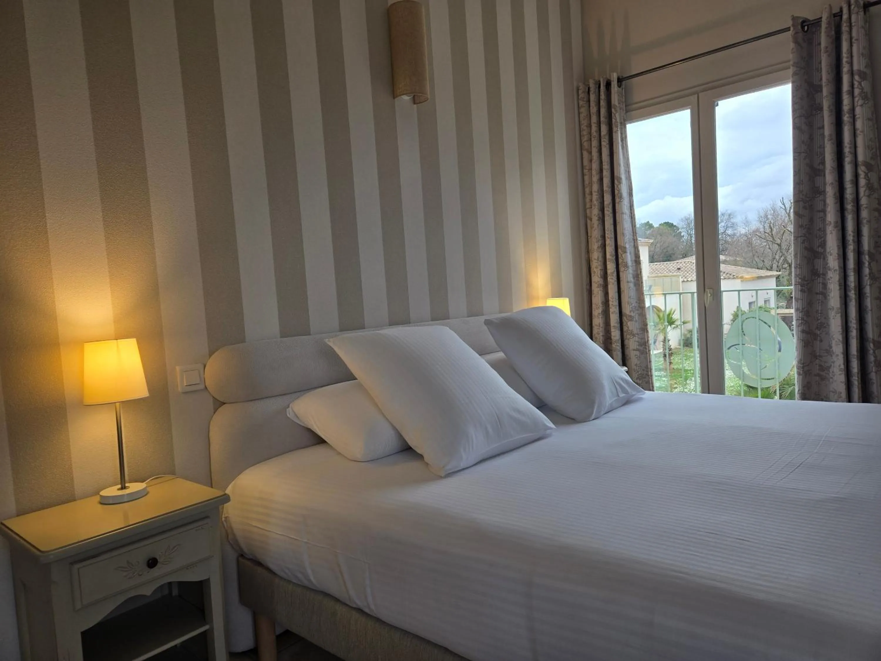 Bed in CÉRÈS - Boutique-Hôtel & Spa