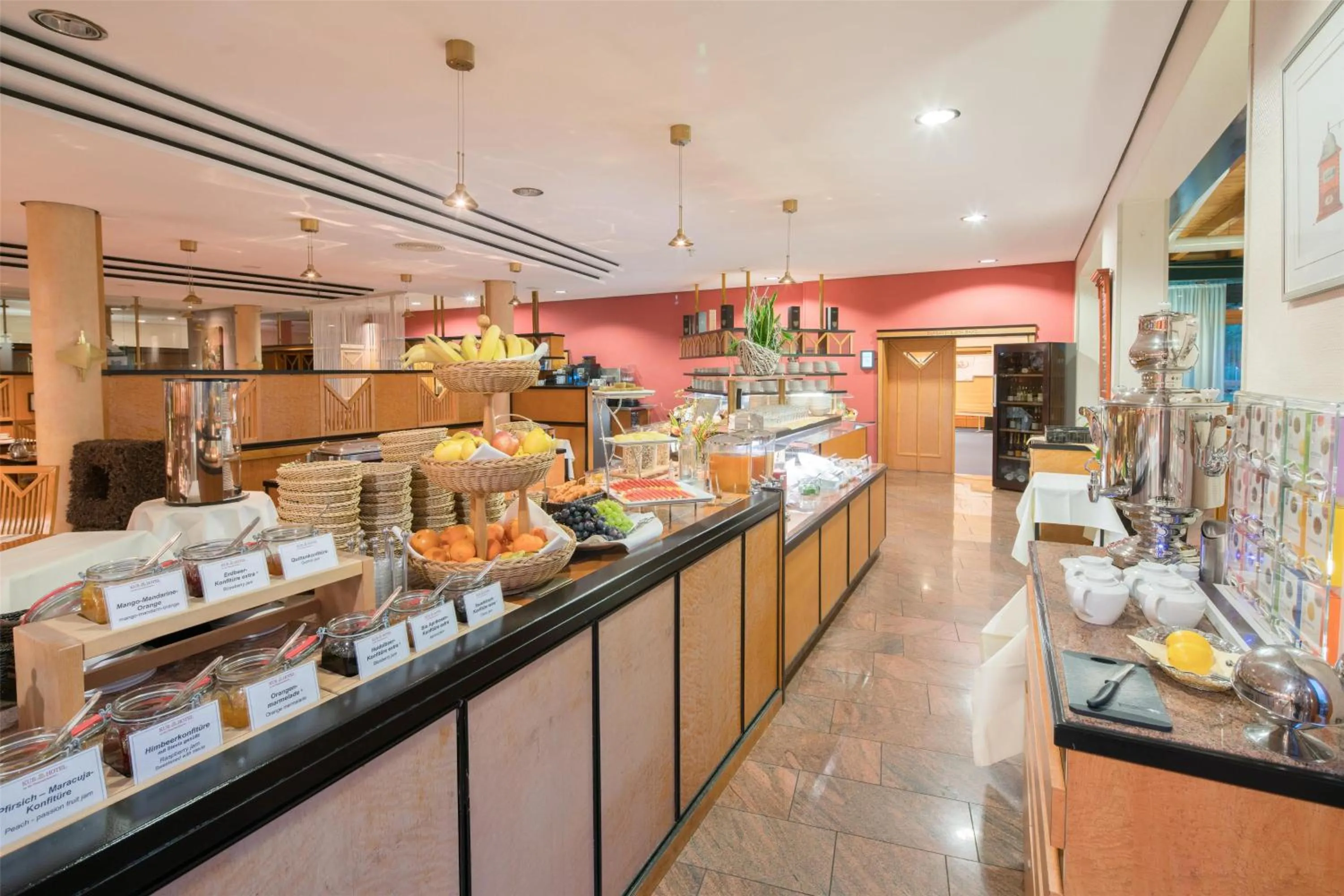 Breakfast in Best Western Plus Kurhotel an der Obermaintherme