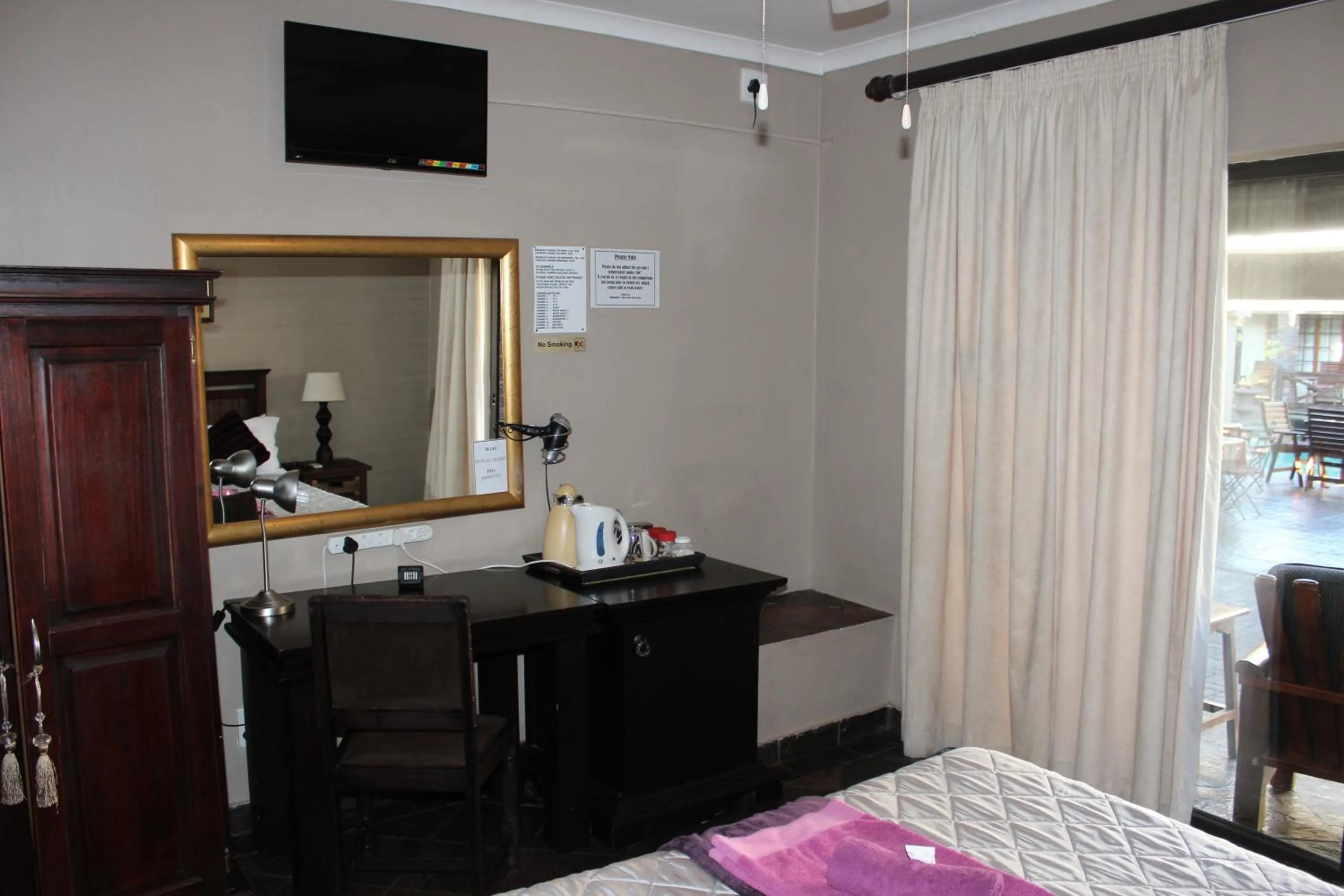 TV and multimedia, Bed in Royal Game Guest House