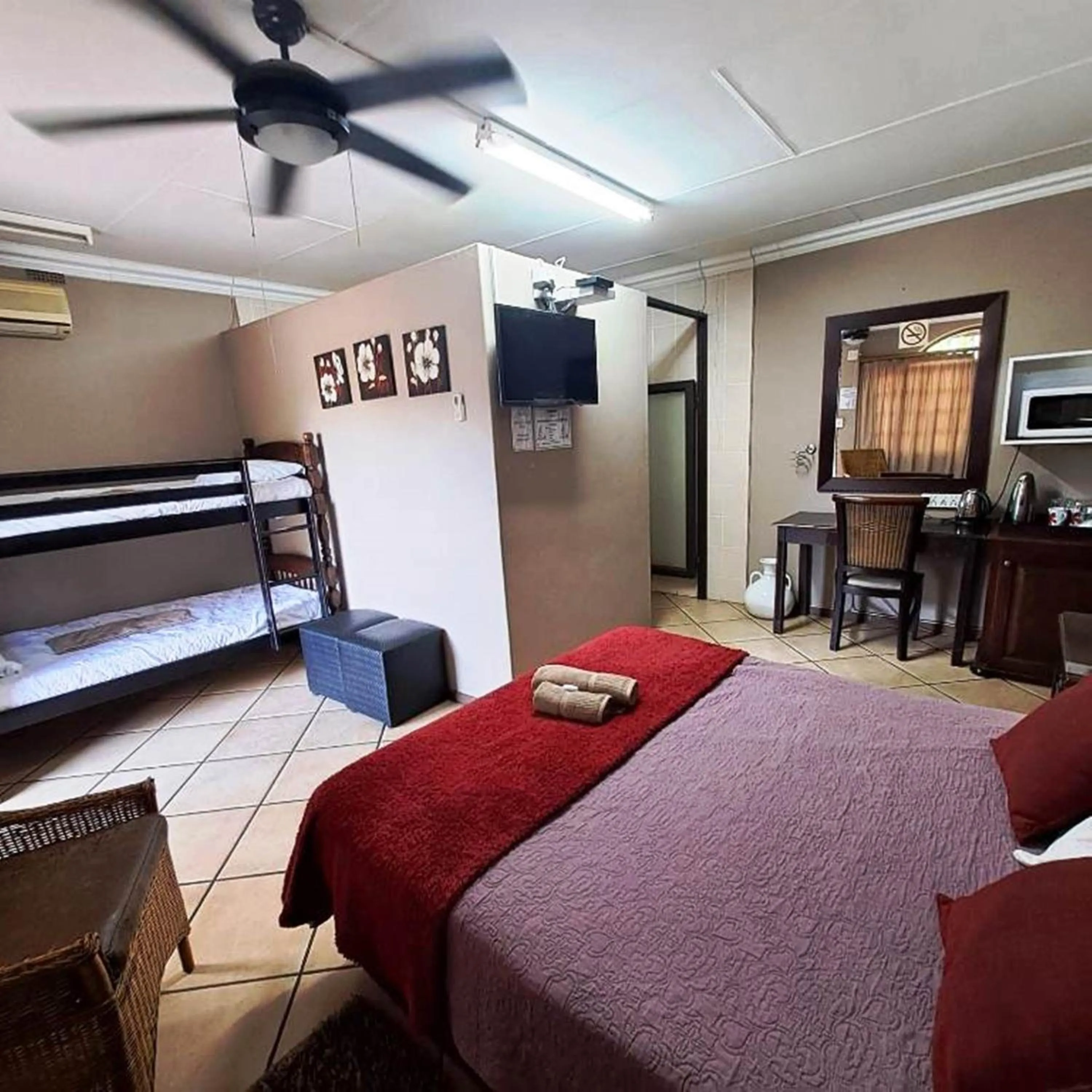 Bedroom, Bed in Royal Game Guest House