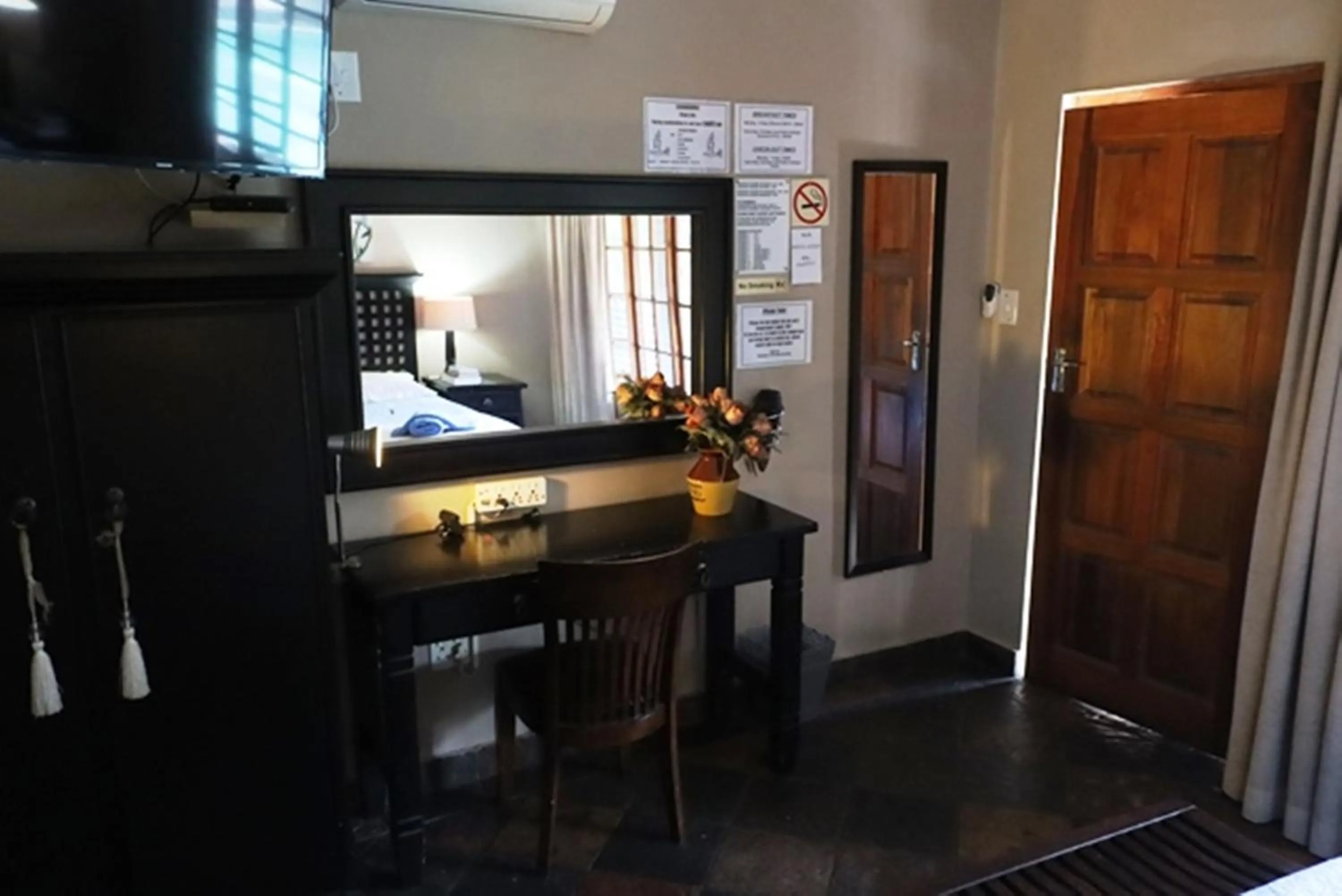 Bedroom in Royal Game Guest House