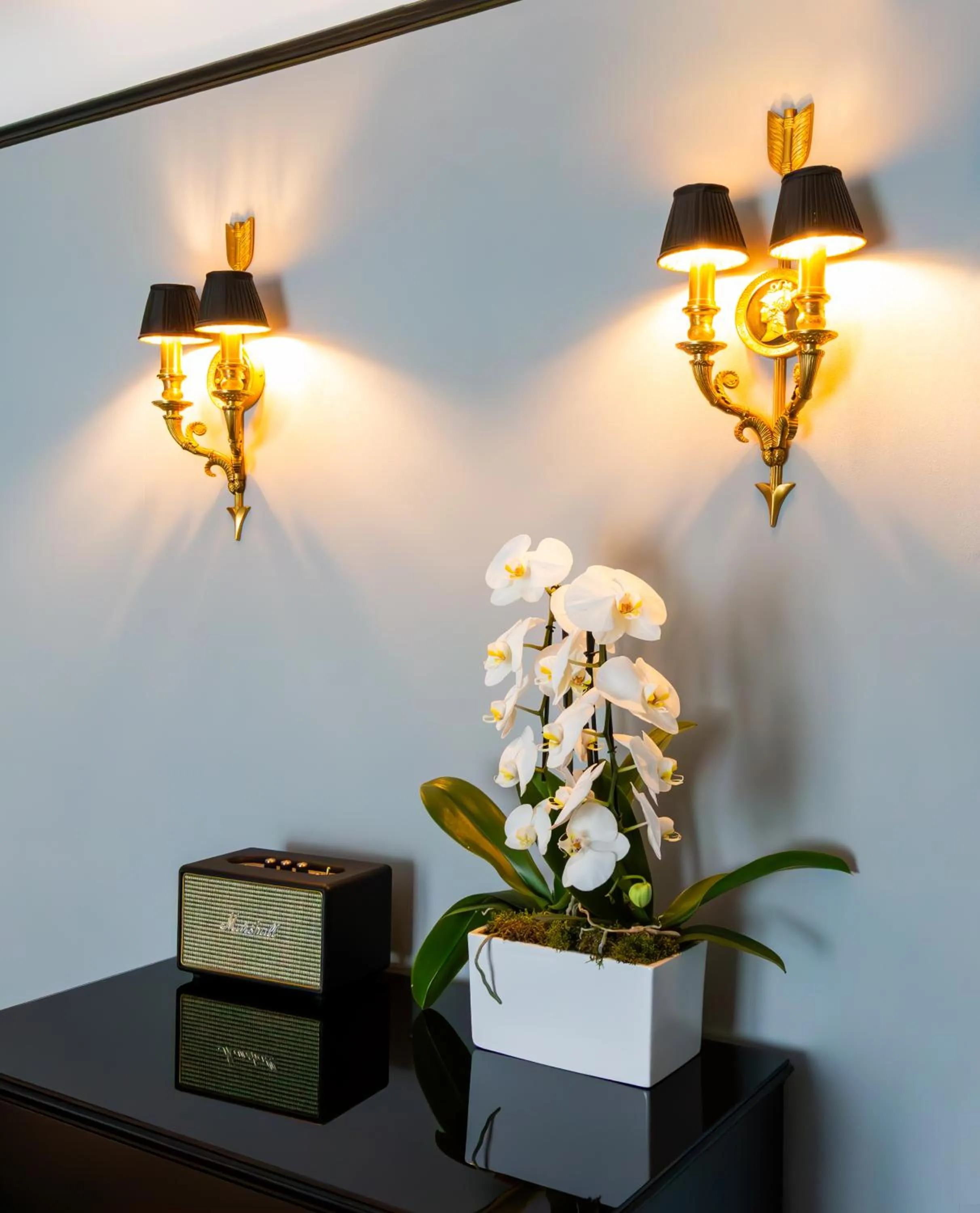 Decorative detail in New Hotel République