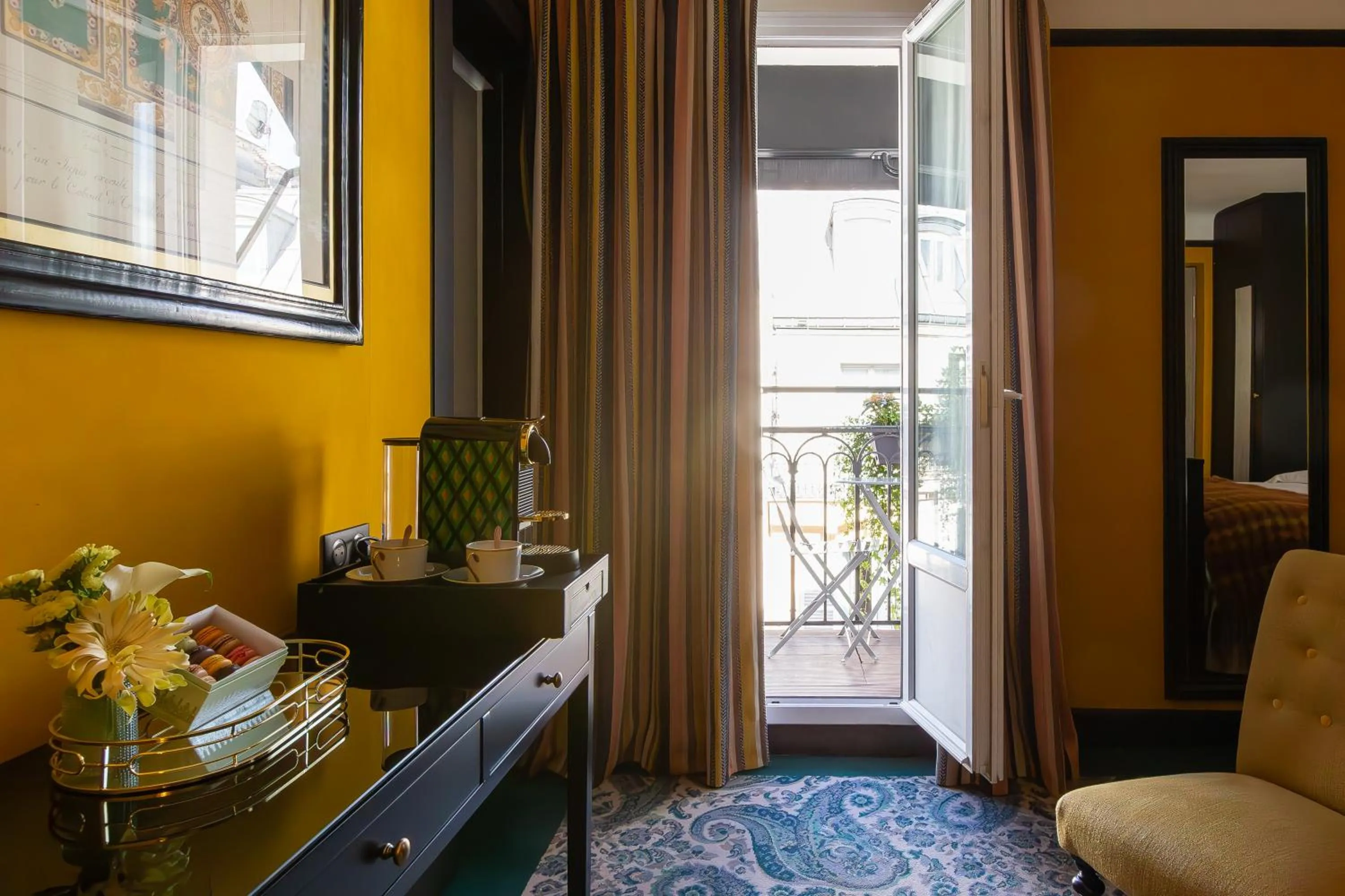 Coffee/tea facilities in New Hotel République