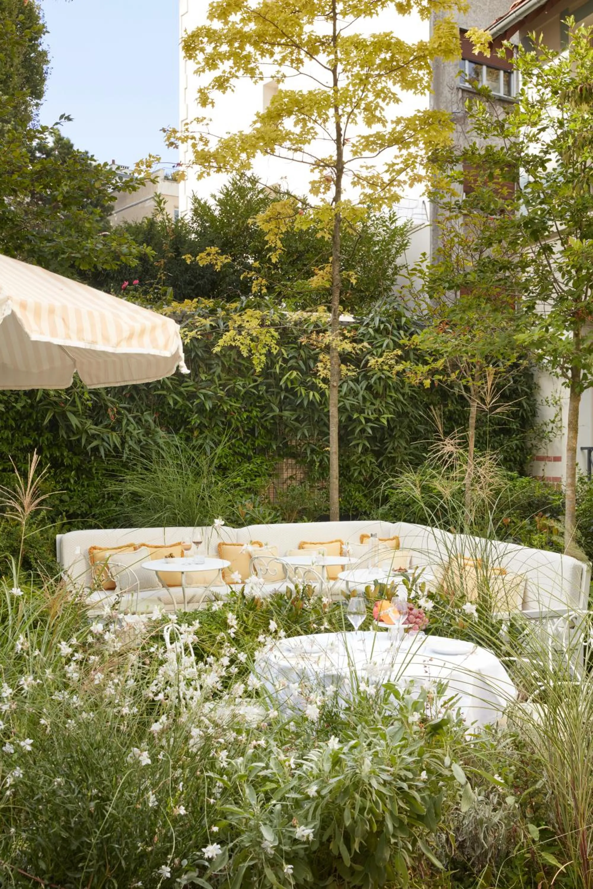 Restaurant/places to eat in Le 5 Particulier