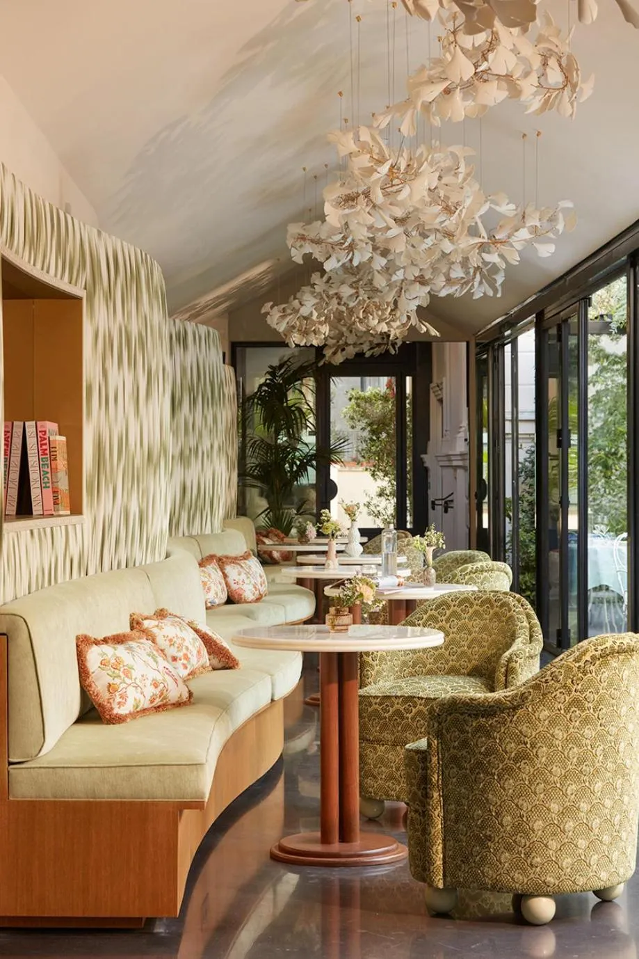 Property building in Le 5 Particulier