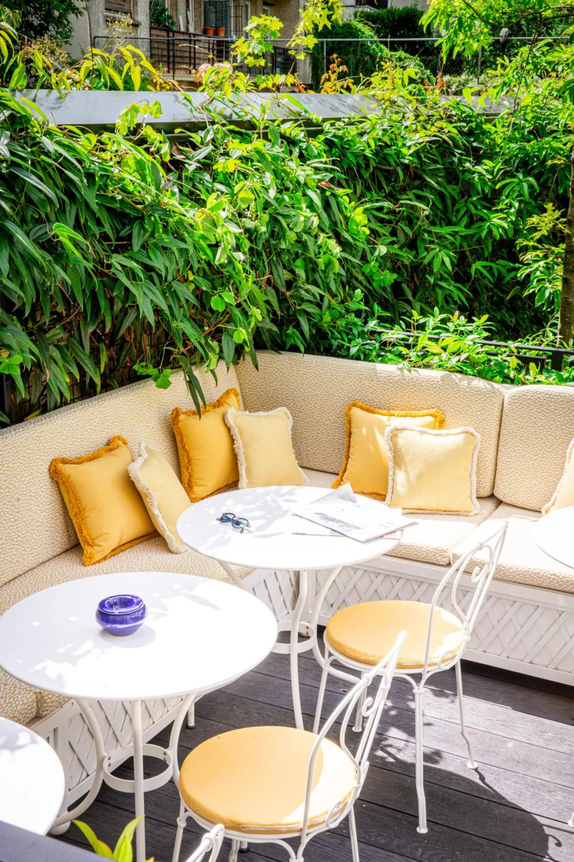 Restaurant/places to eat in Le 5 Particulier