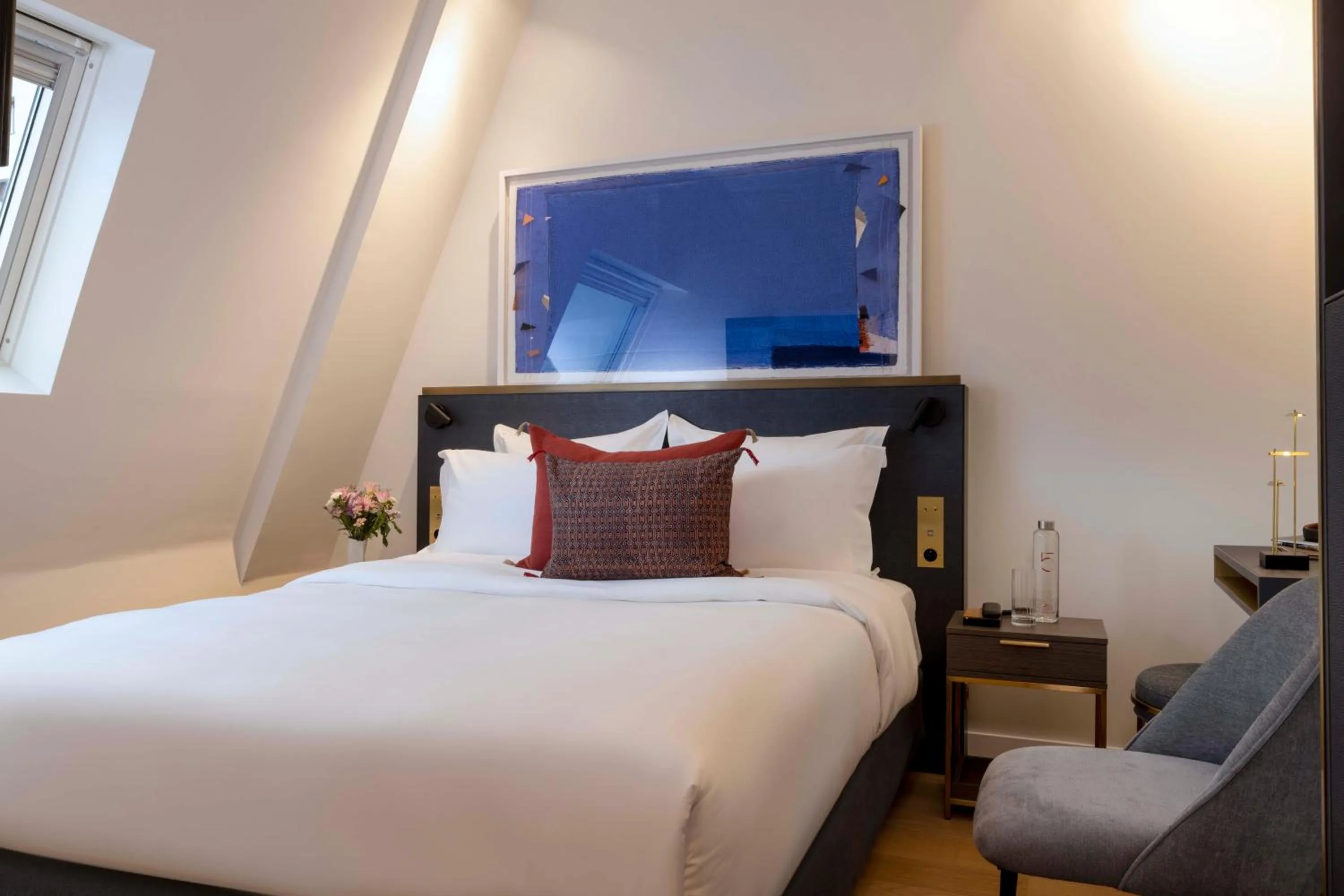 Photo of the whole room, Bed in Le 5 Particulier