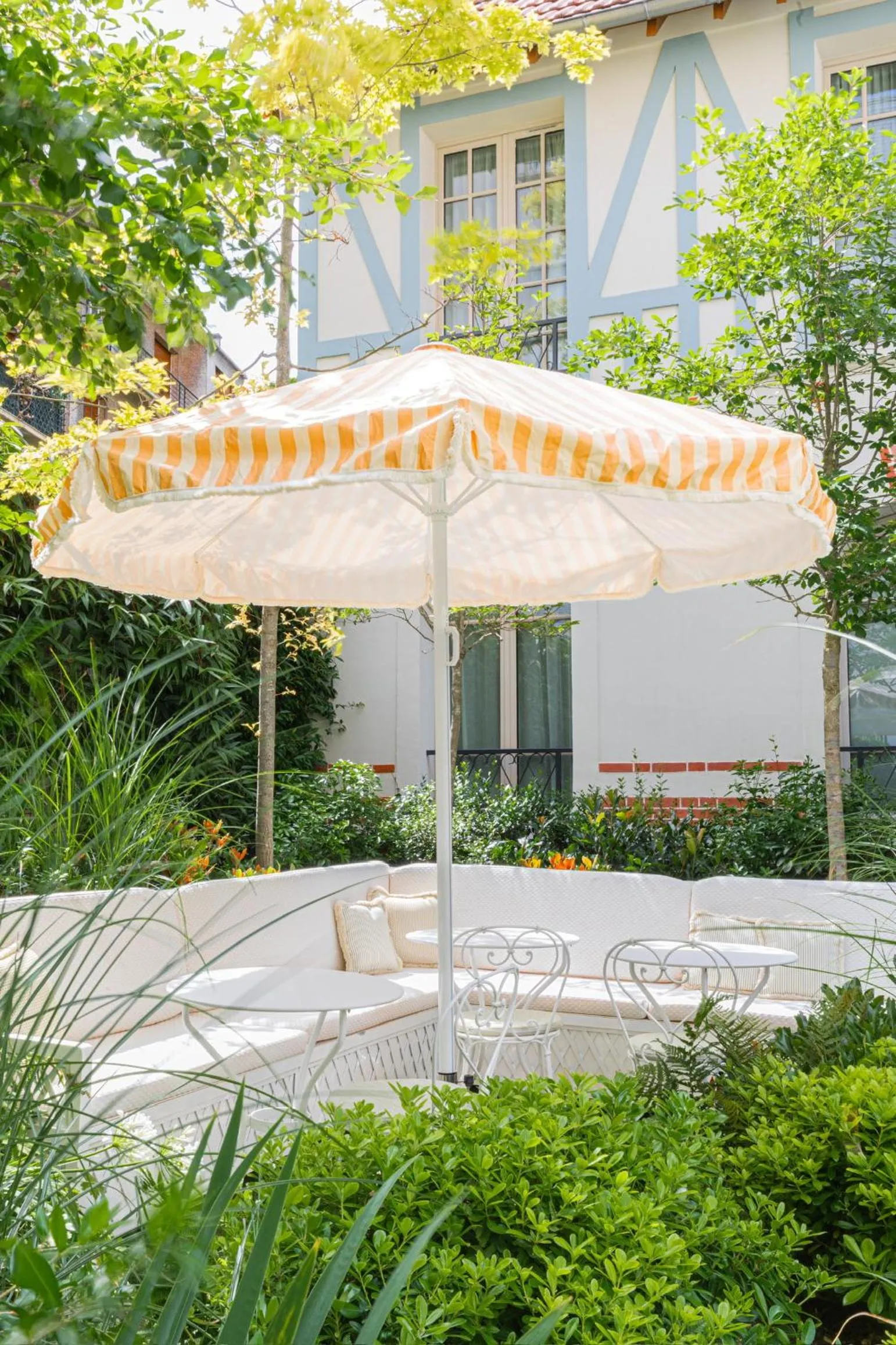 Restaurant/places to eat in Le 5 Particulier