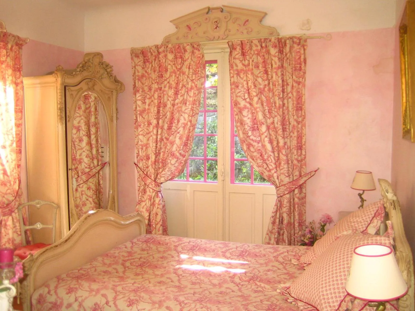 Bedroom in Villa La Croix Basque