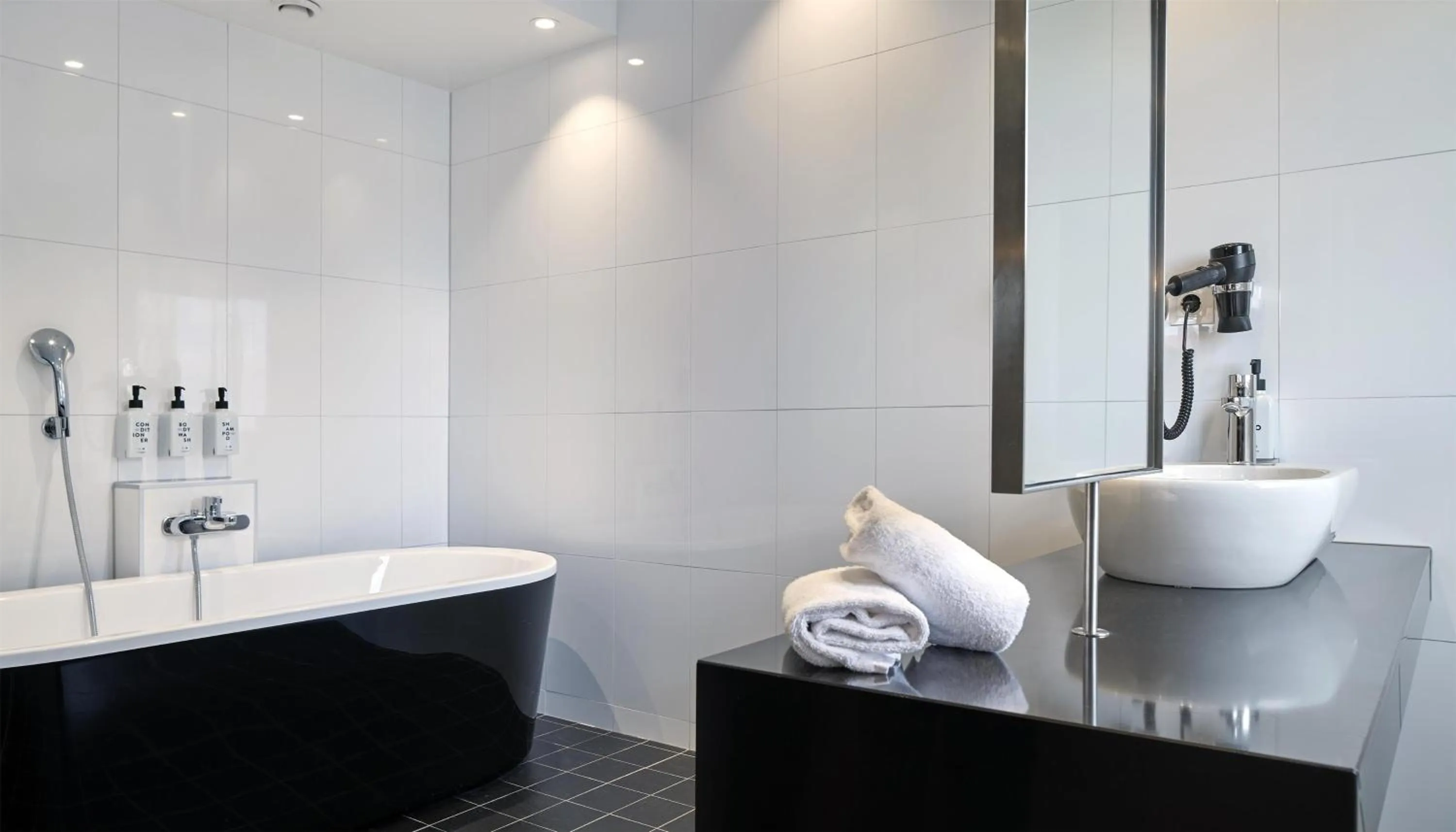 Bathroom in Scandic Malmen