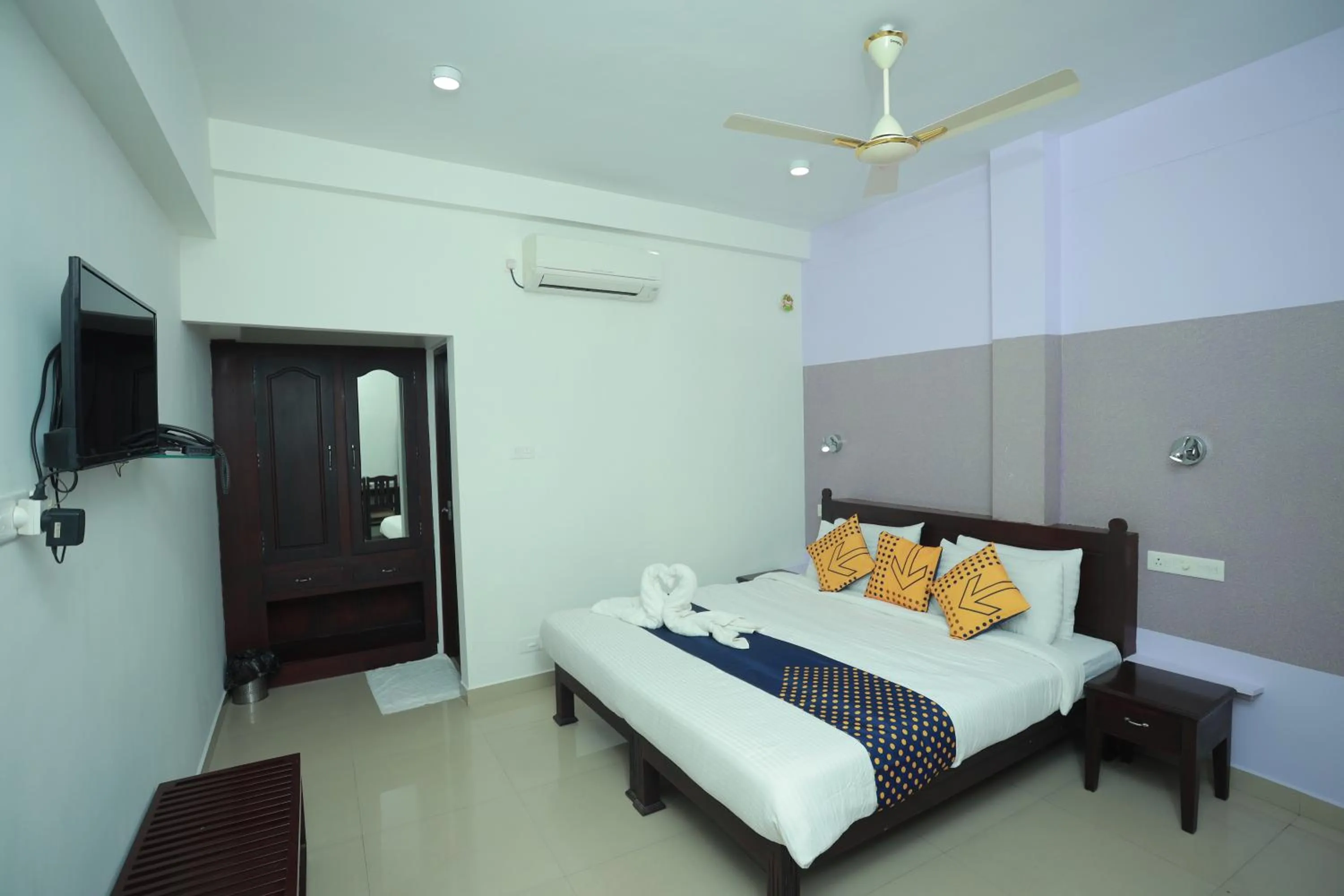 Bed in Shanthi Residency