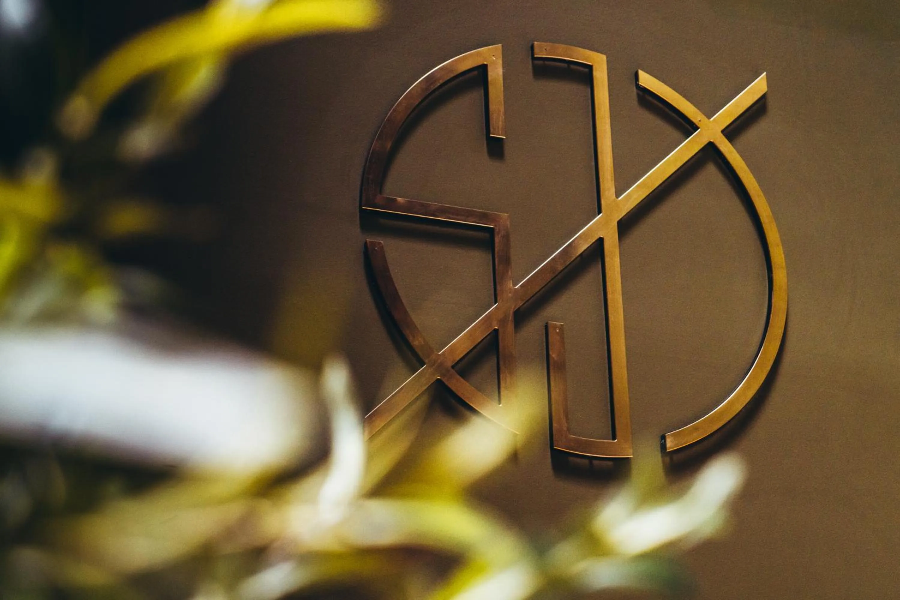 Logo/Certificate/Sign in Magic Hotel & Apartments Kløverhuset