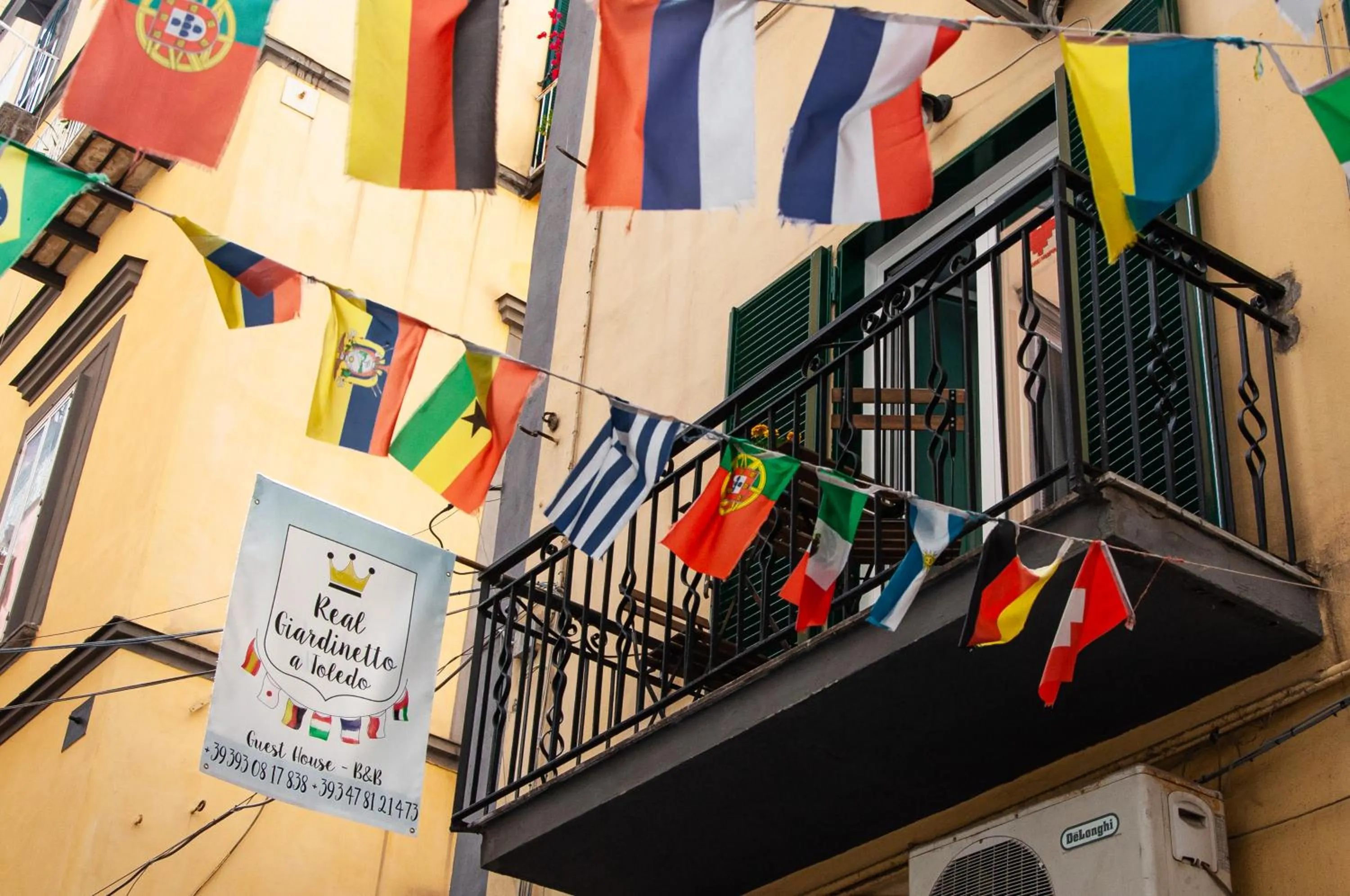 Facade/entrance in Real Giardinetto a Toledo