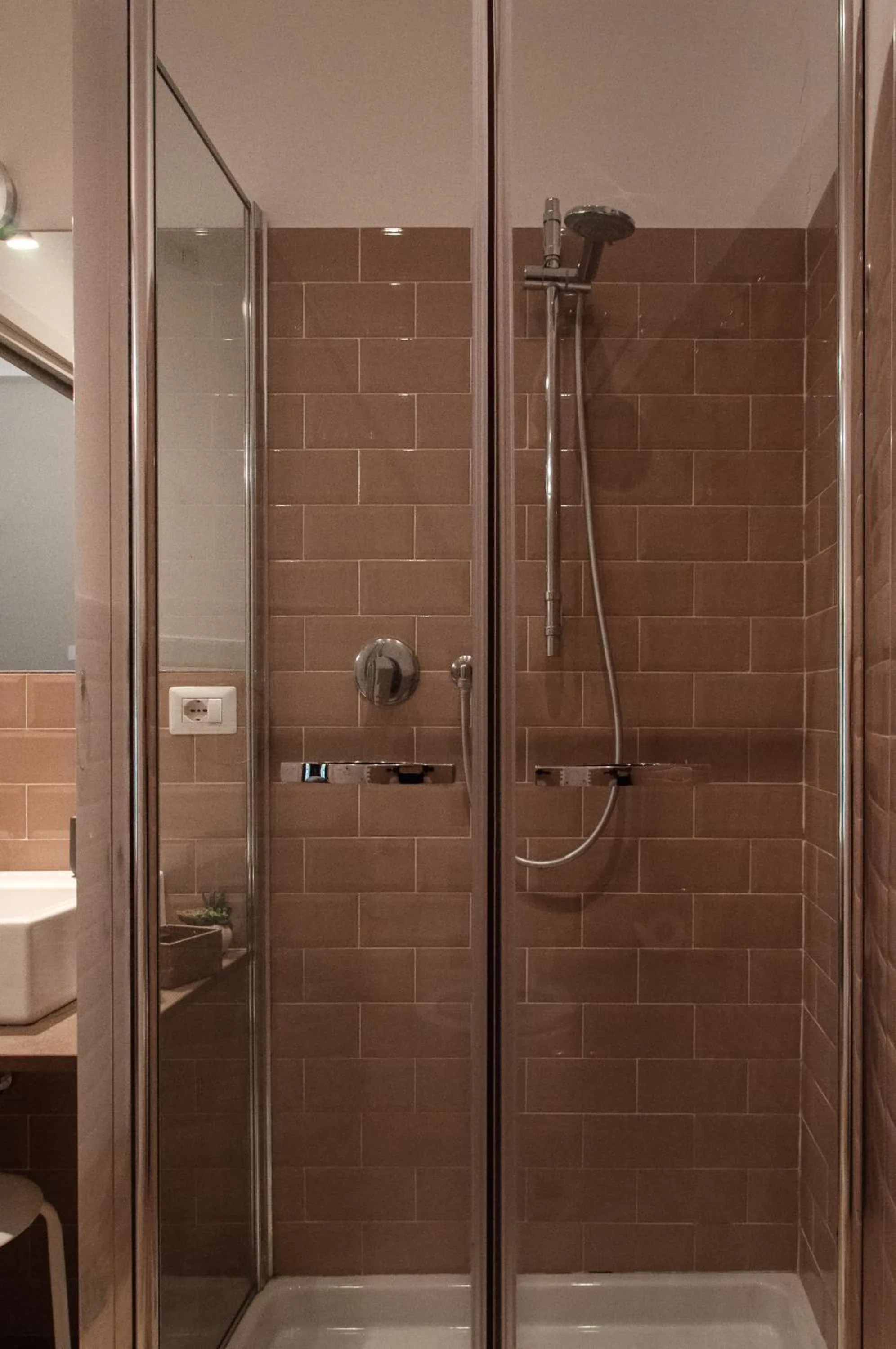 Shower in Real Giardinetto a Toledo