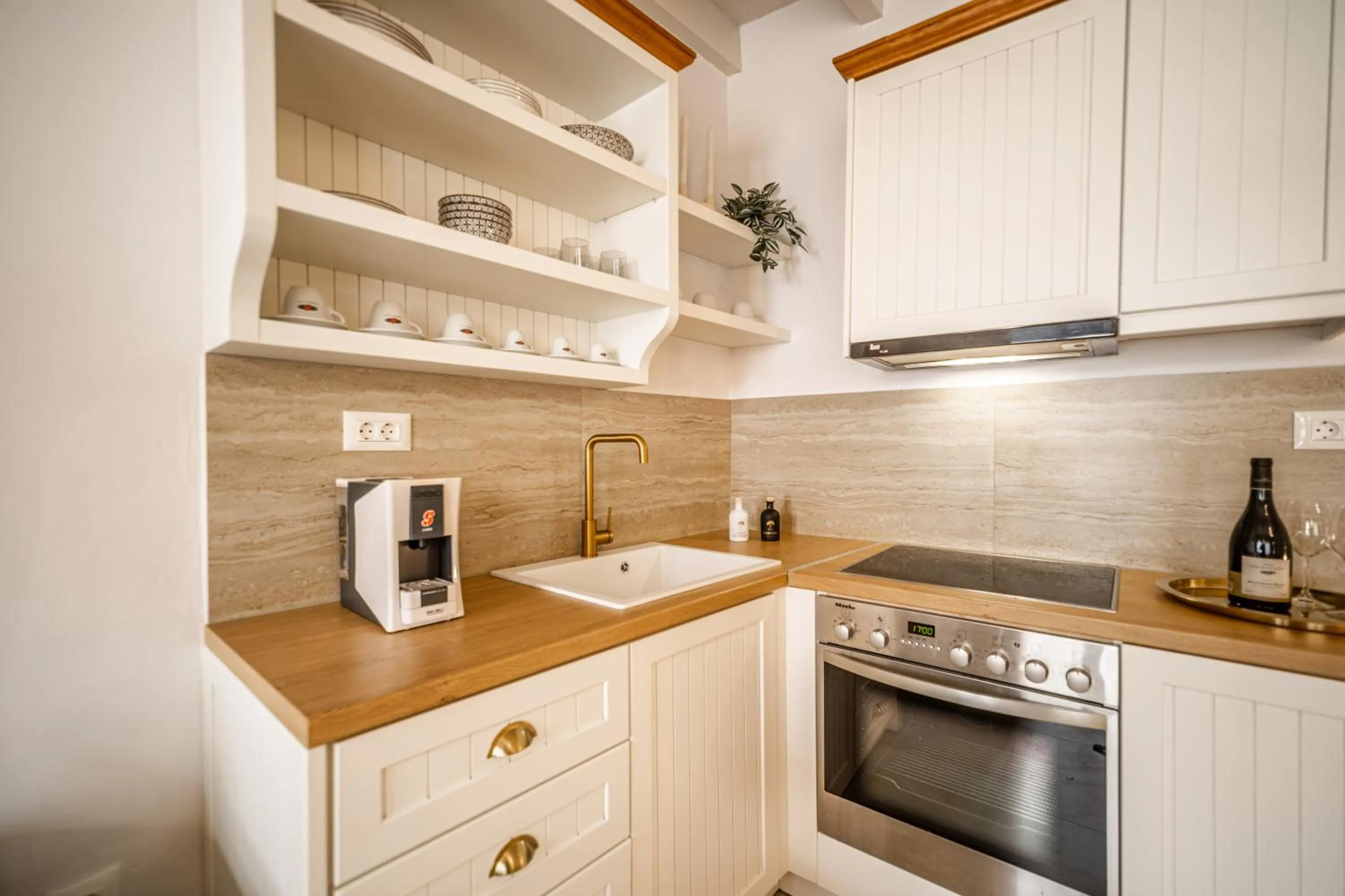 Coffee/tea facilities in Lithinon Luxury Suites with Free Parking