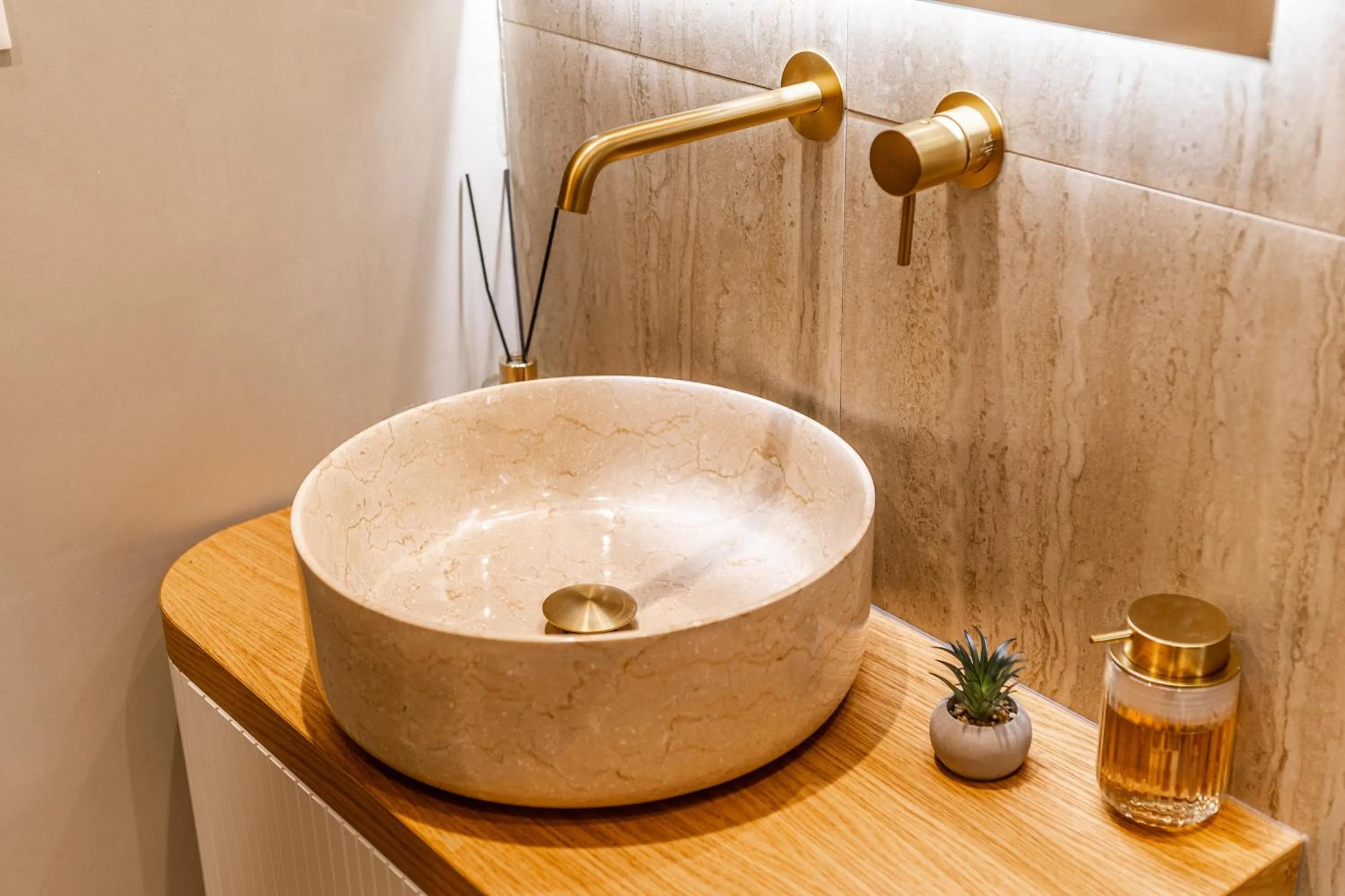 Bathroom in Lithinon Luxury Suites with Free Parking