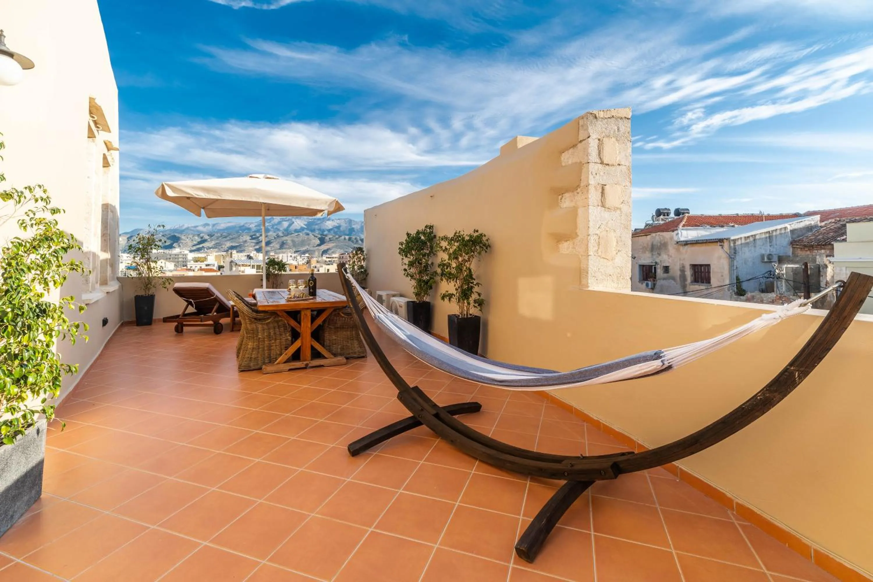 Day in Lithinon Luxury Suites with Free Parking