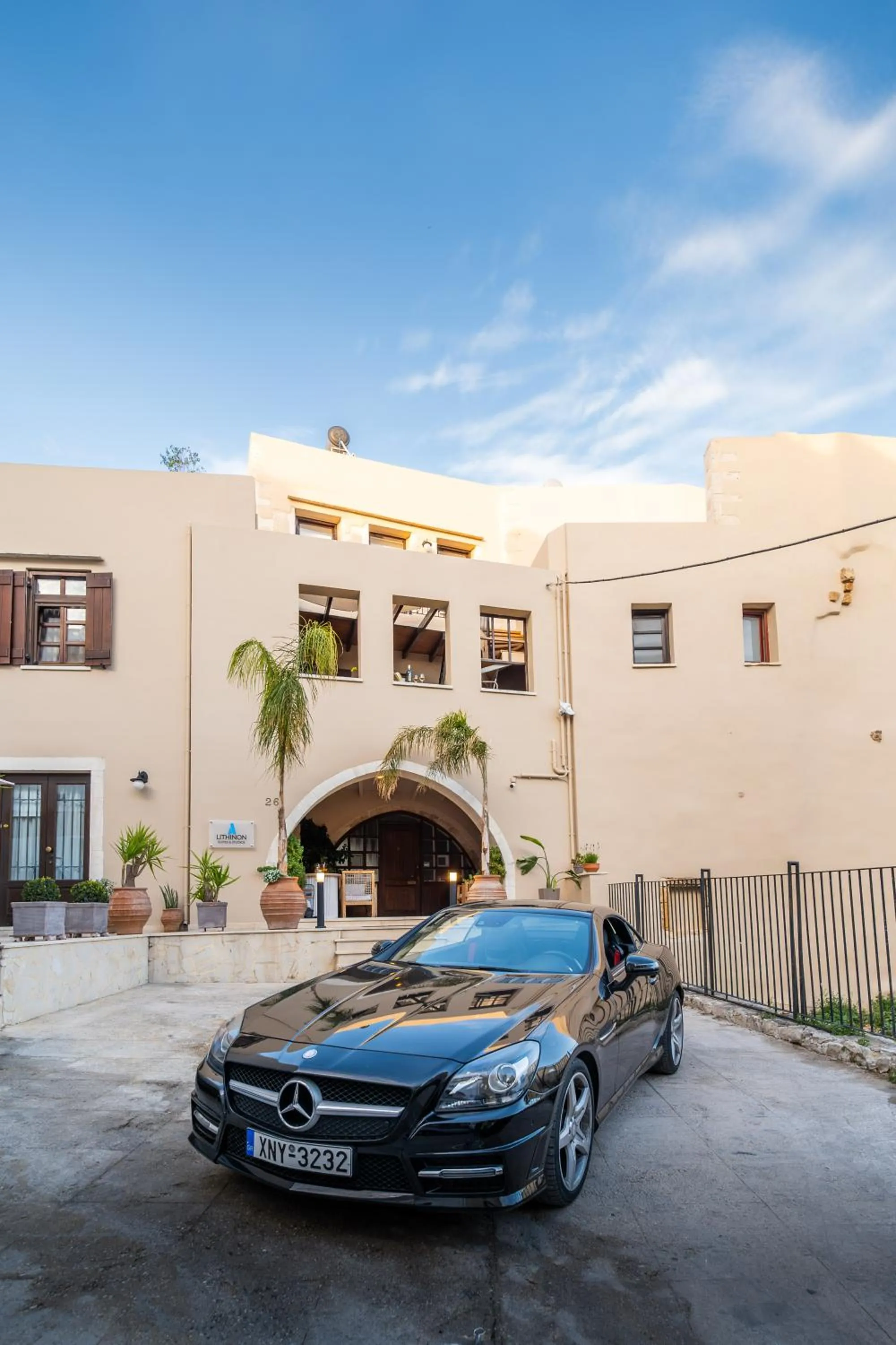 Property building in Lithinon Luxury Suites with Free Parking